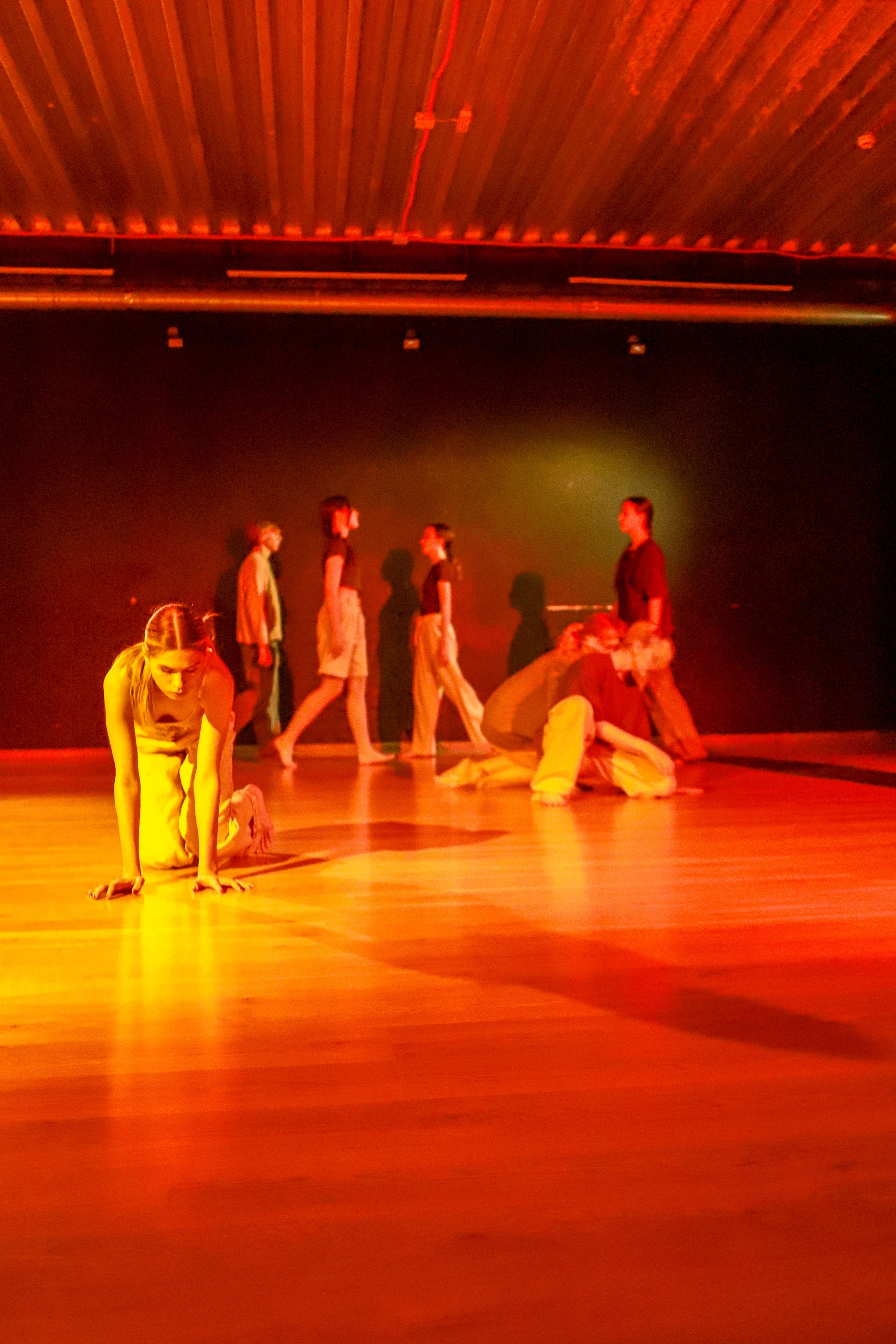 Современный показ Подземка. Небесные ласточки. Фотограф Юлия Мальцева