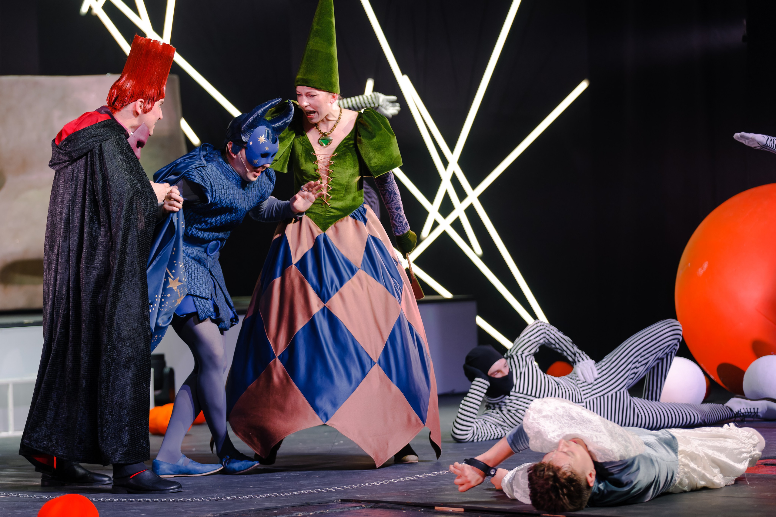 Любовь к трем апельсинам_Чехов Центр. Фотограф. г. Южно-Сахалинск. Олег Толстов