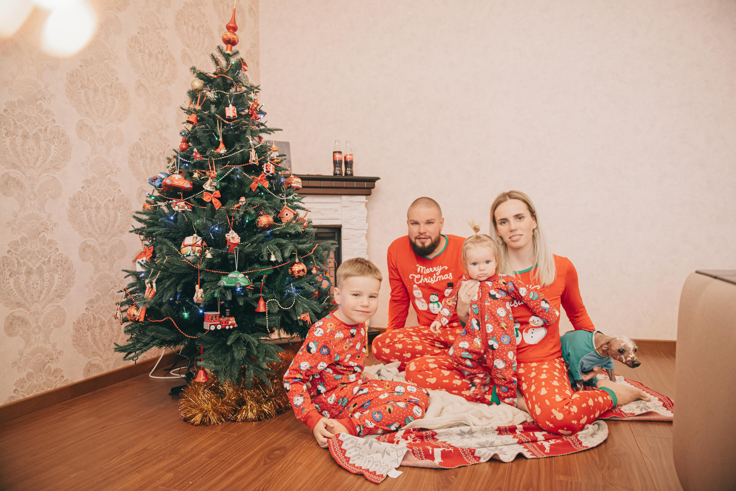 Семейная съемка Рябовых — новогодняя. Фотограф в Краснодаре Зеленкина Дарья