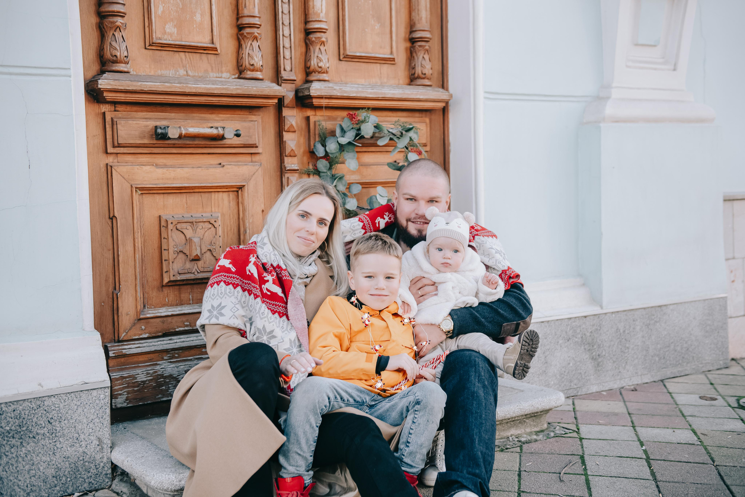 Семейная съемка Рябовых — новогодняя. Фотограф в Краснодаре Зеленкина Дарья