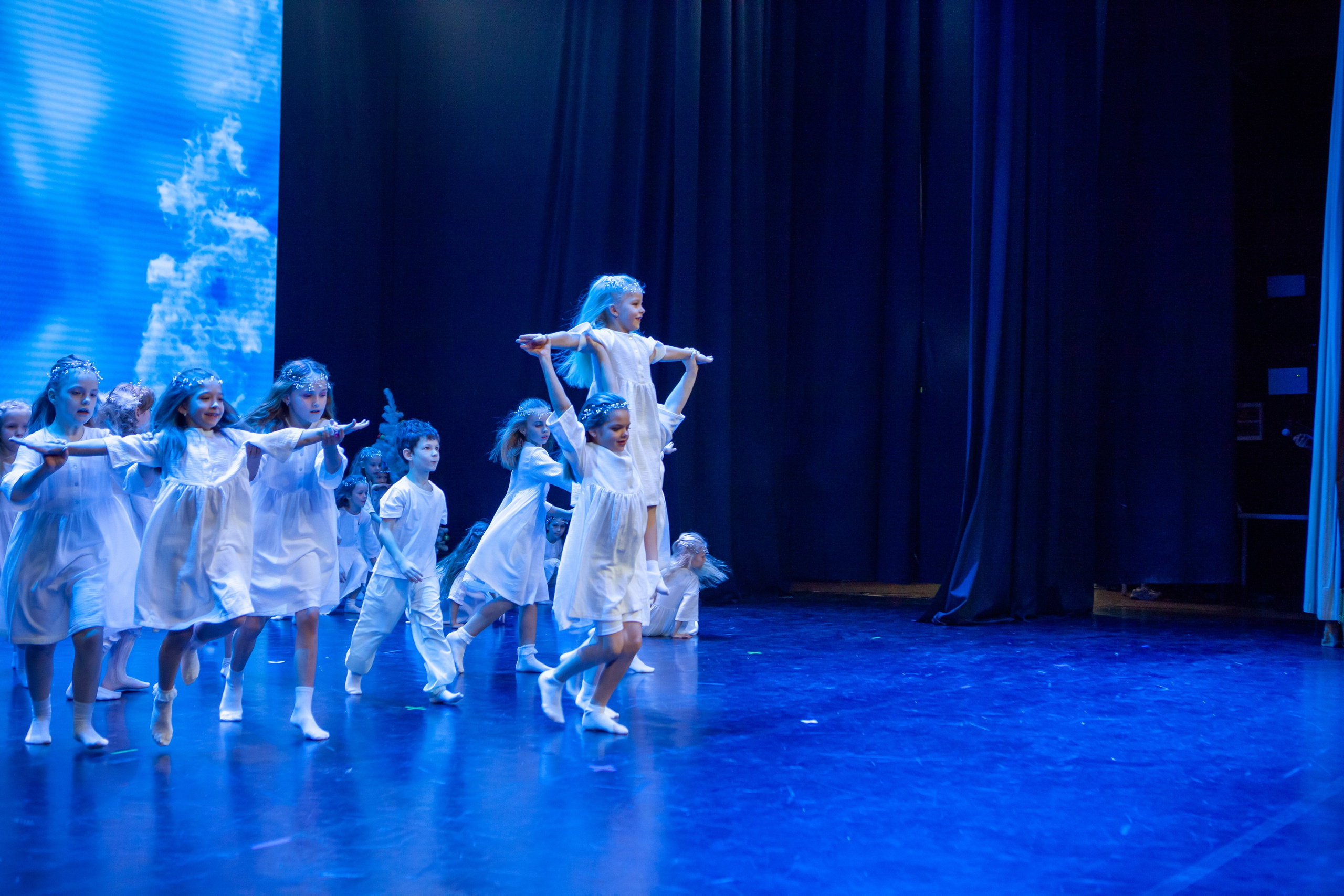 Концерт детской танцевальной школы. Репортажный, семейный, свадебный, портретный фотограф