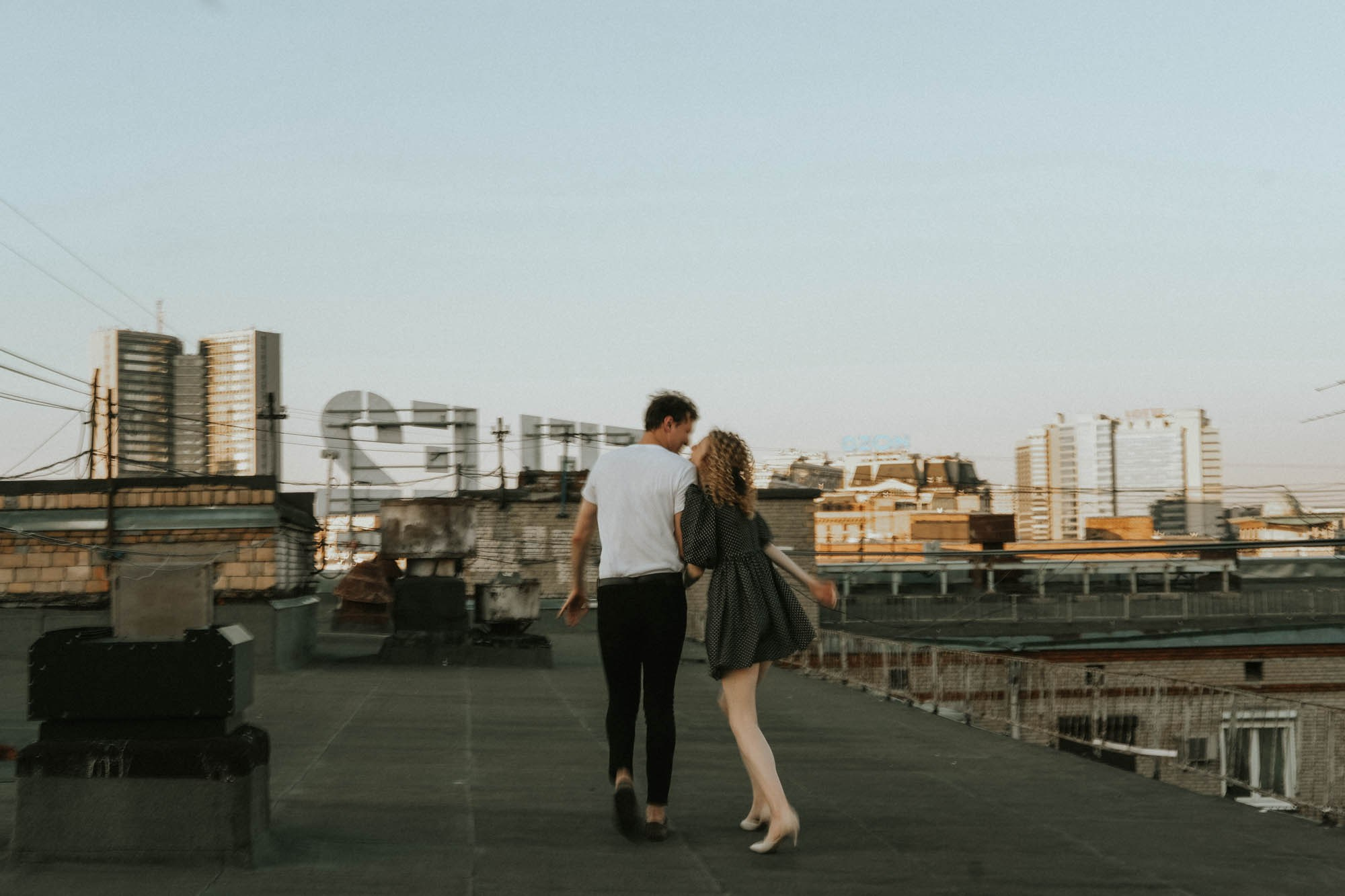 «полезли на крышу?» — «давай!». Свадебный фотограф Александра Тюлякова