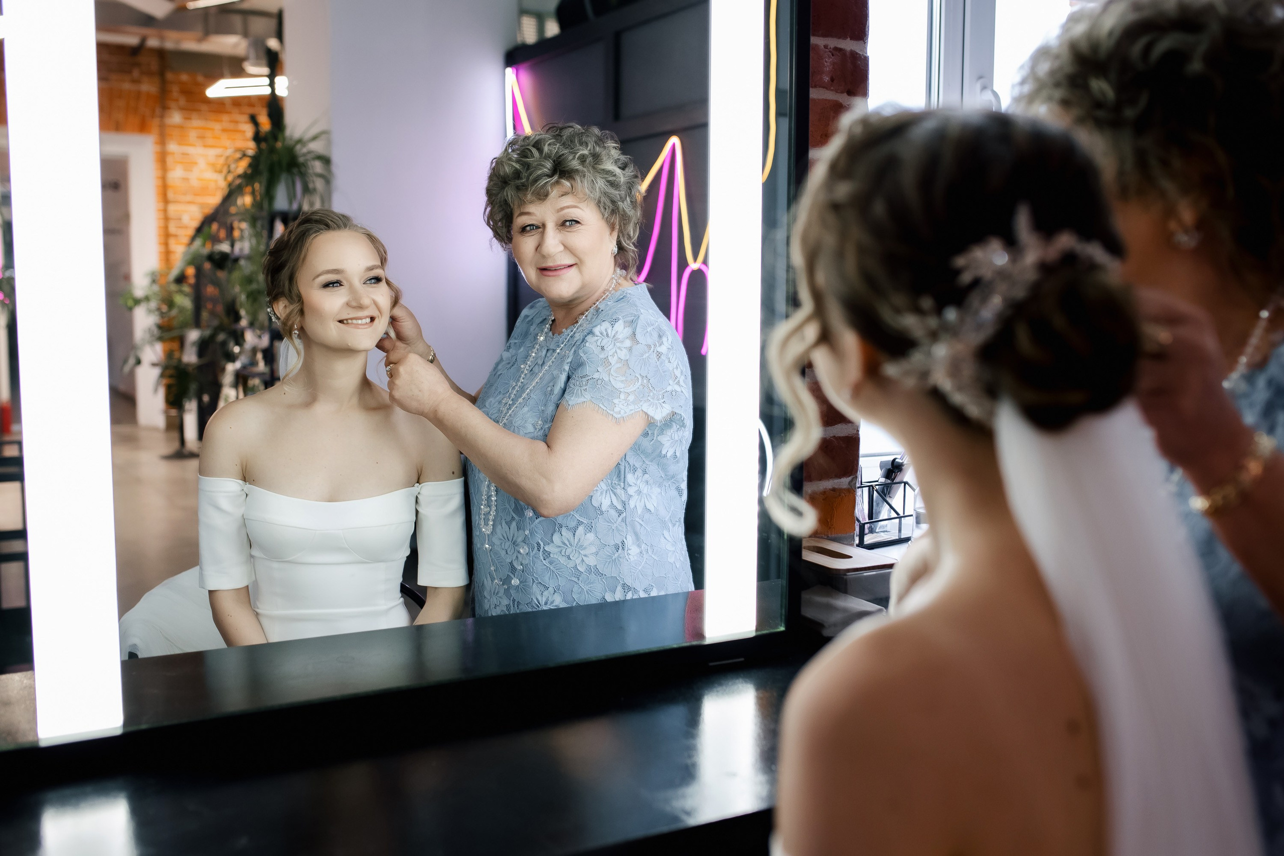 Степан и Ульяна. Утро. Загс. Прогулка. Дождь и солнце. Свадебный фотограф в Хабаровске