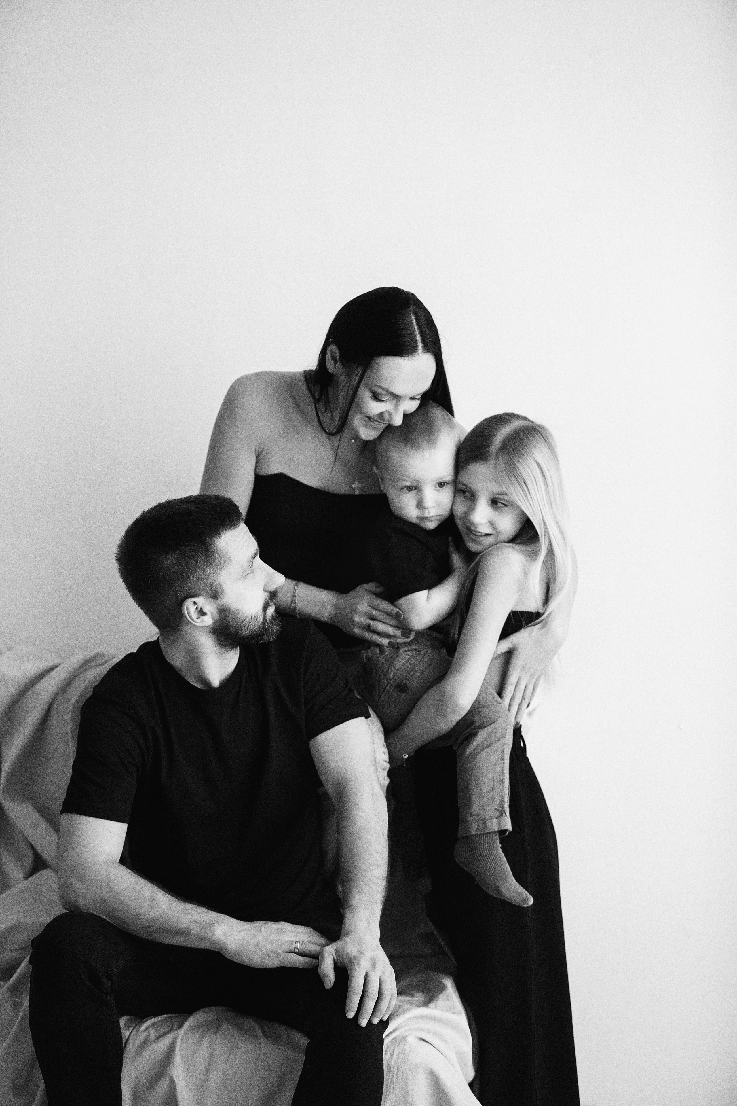 ЧБ серия. Фотограф новорожденных Оксана Полевская