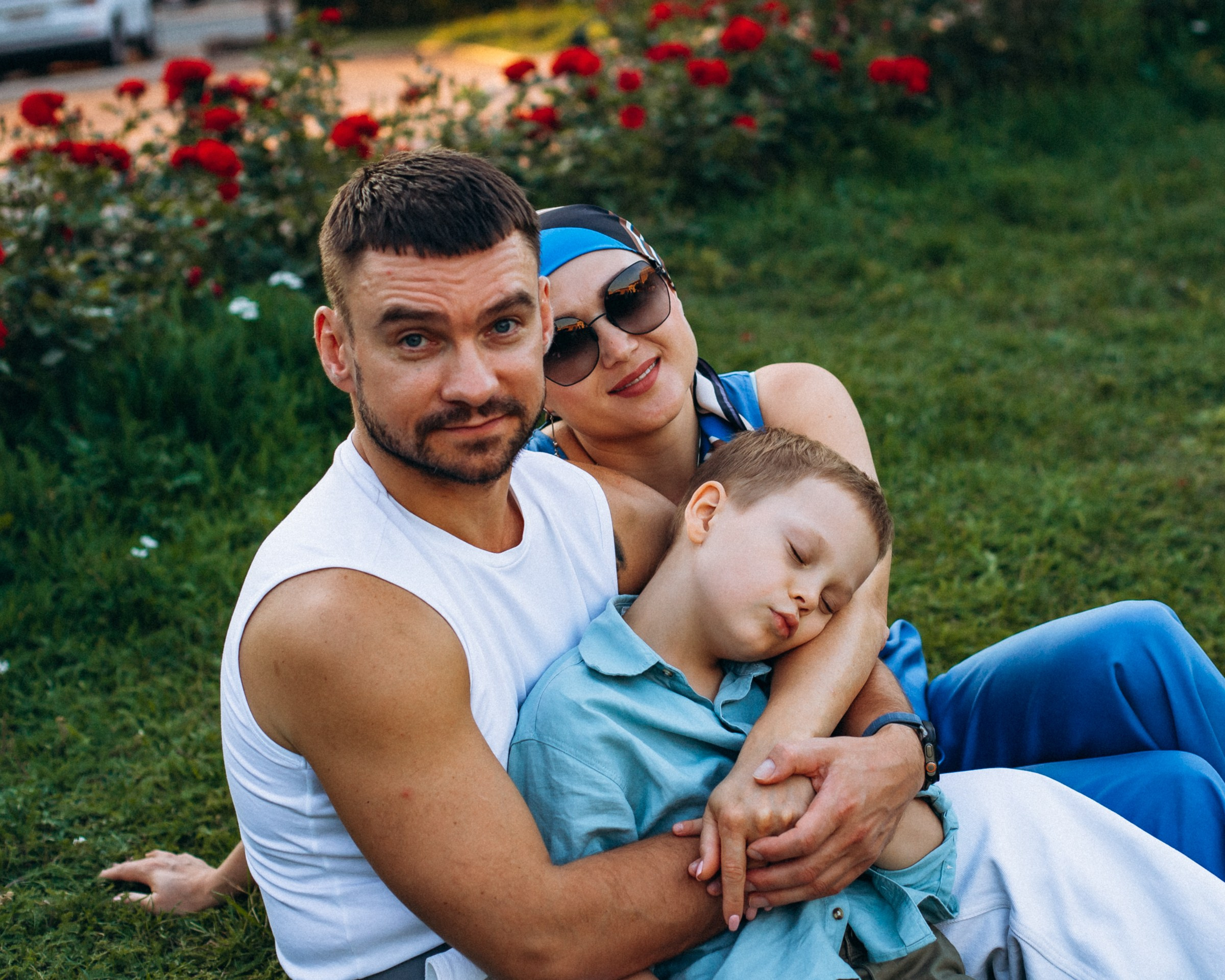 Наталья с семьей в июле. Фотопрогулка в Петербурге. Индивидуальный и семейный фотограф в Санкт-Петербурге