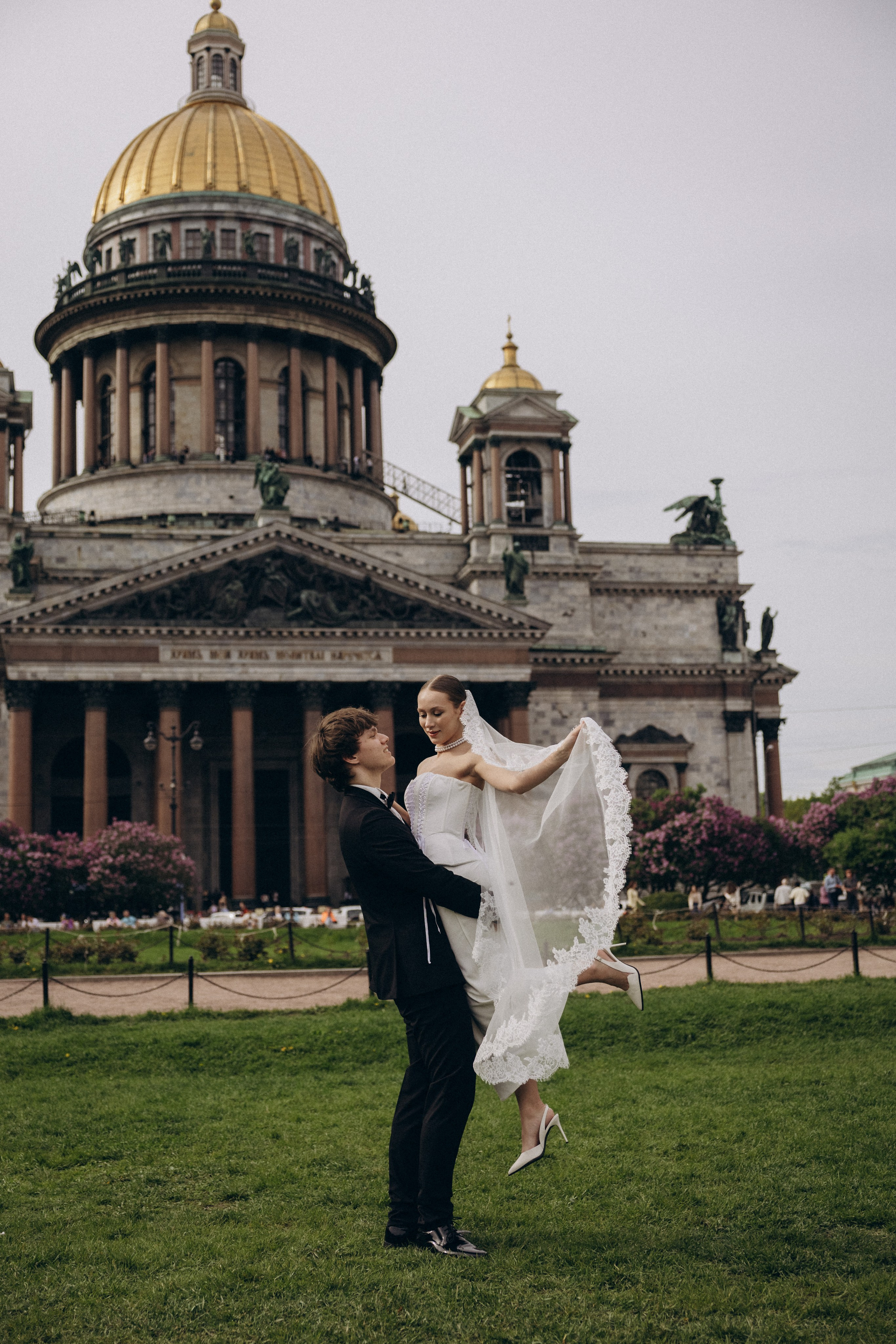 Свадебная прогулка в Санкт-Петербурге. Семейный и свадебный фотограф в Санкт-Петербурге Екатерина Васильева