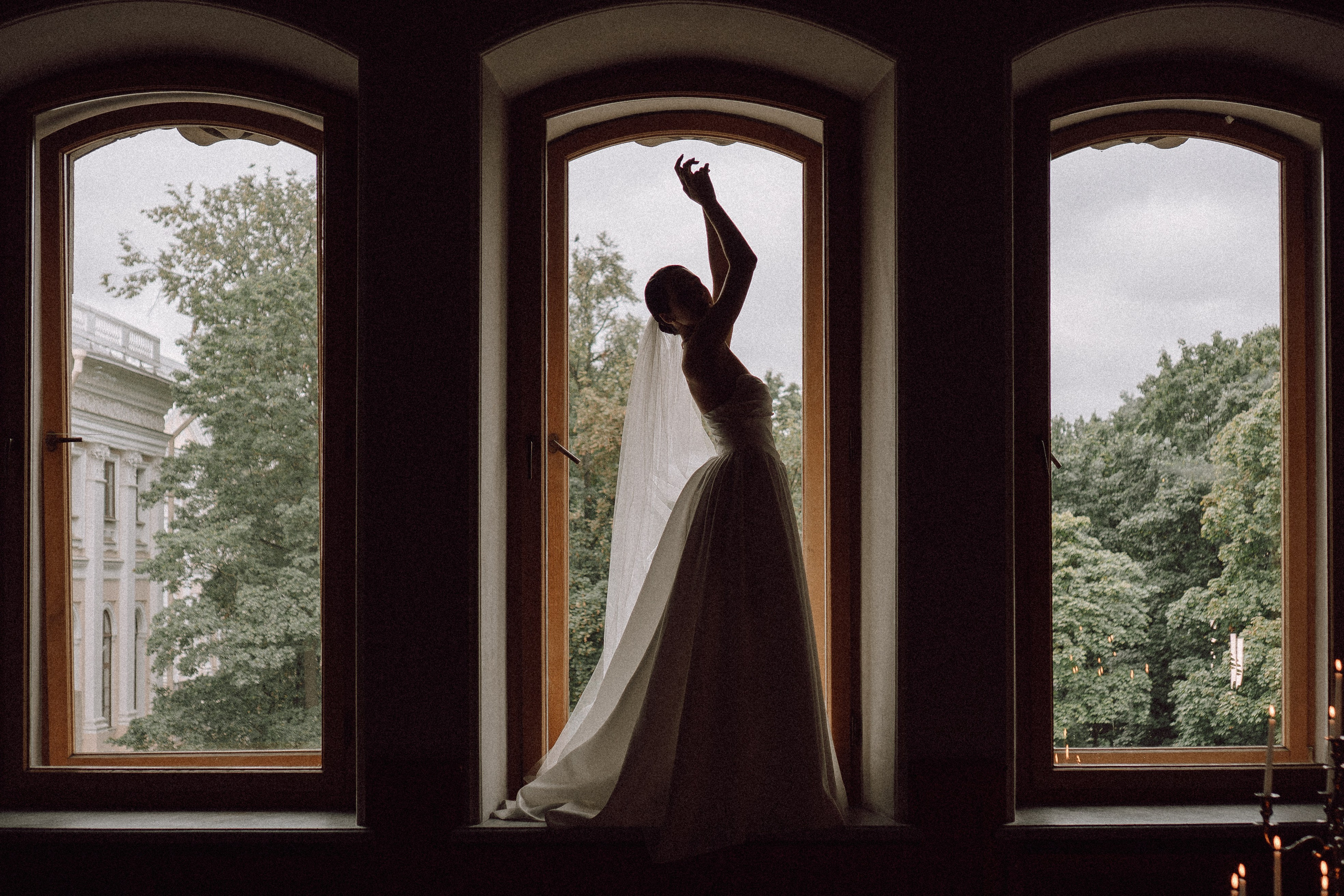 СВАДЕБНАЯ ПРОГУЛКА В САНТК-ПЕТЕРБУРГЕ (ИСАКИЕВСКИЙ СОБОР, ЗИМНЯЯ КАНАВКА, ЭРМИТАЖ И БОЛЬШАЯ МОРСКАЯ УЛИЦА). Профессиональный фотограф, Санкт-Петербург — Виктория Богомолова