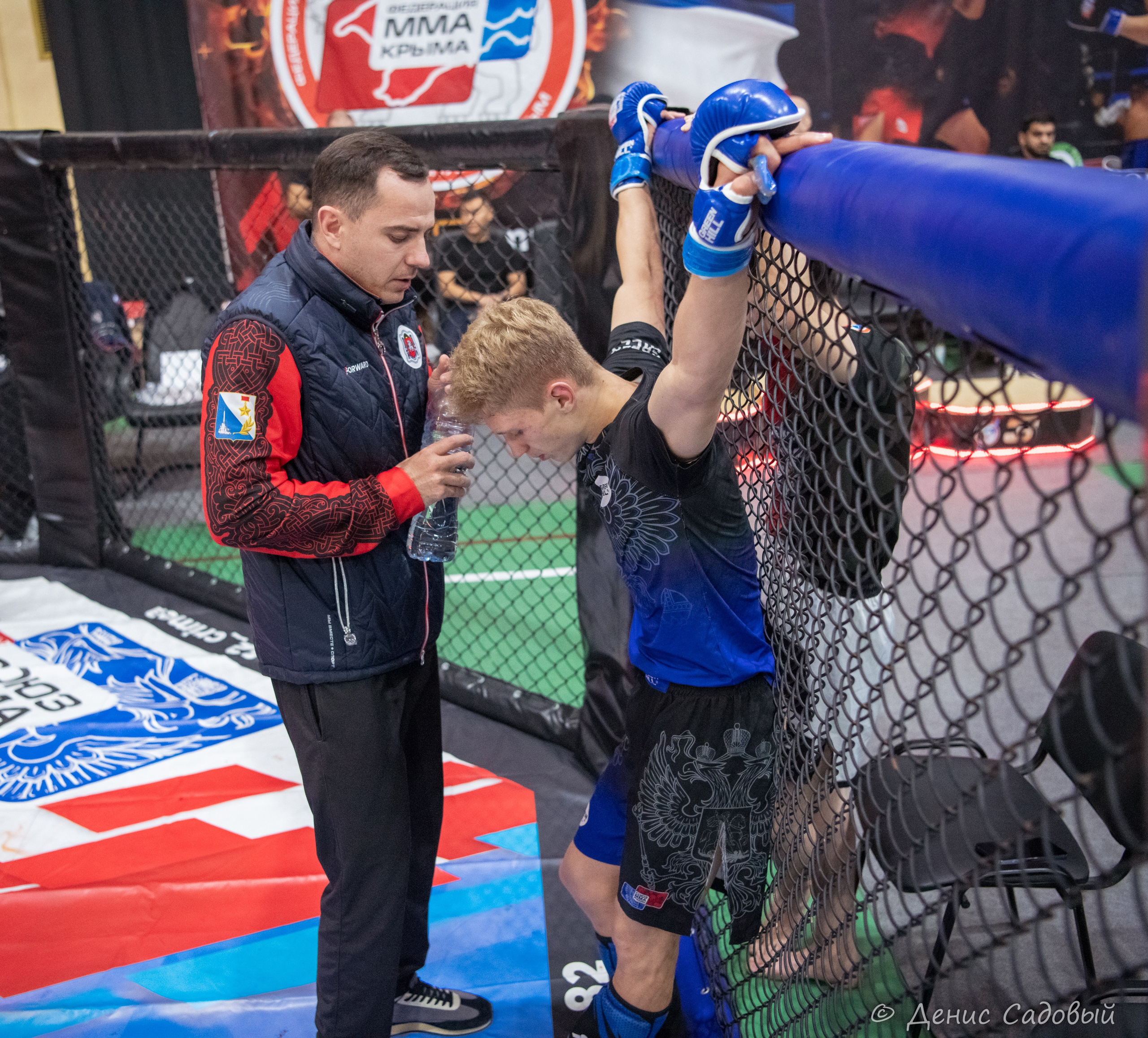 ММА Смешанные единоборства. Денис Садовый фотограф Севастополь. Фотографирую спорт, корпоративы, праздники, а также индивидуальные и семейные фотосессии