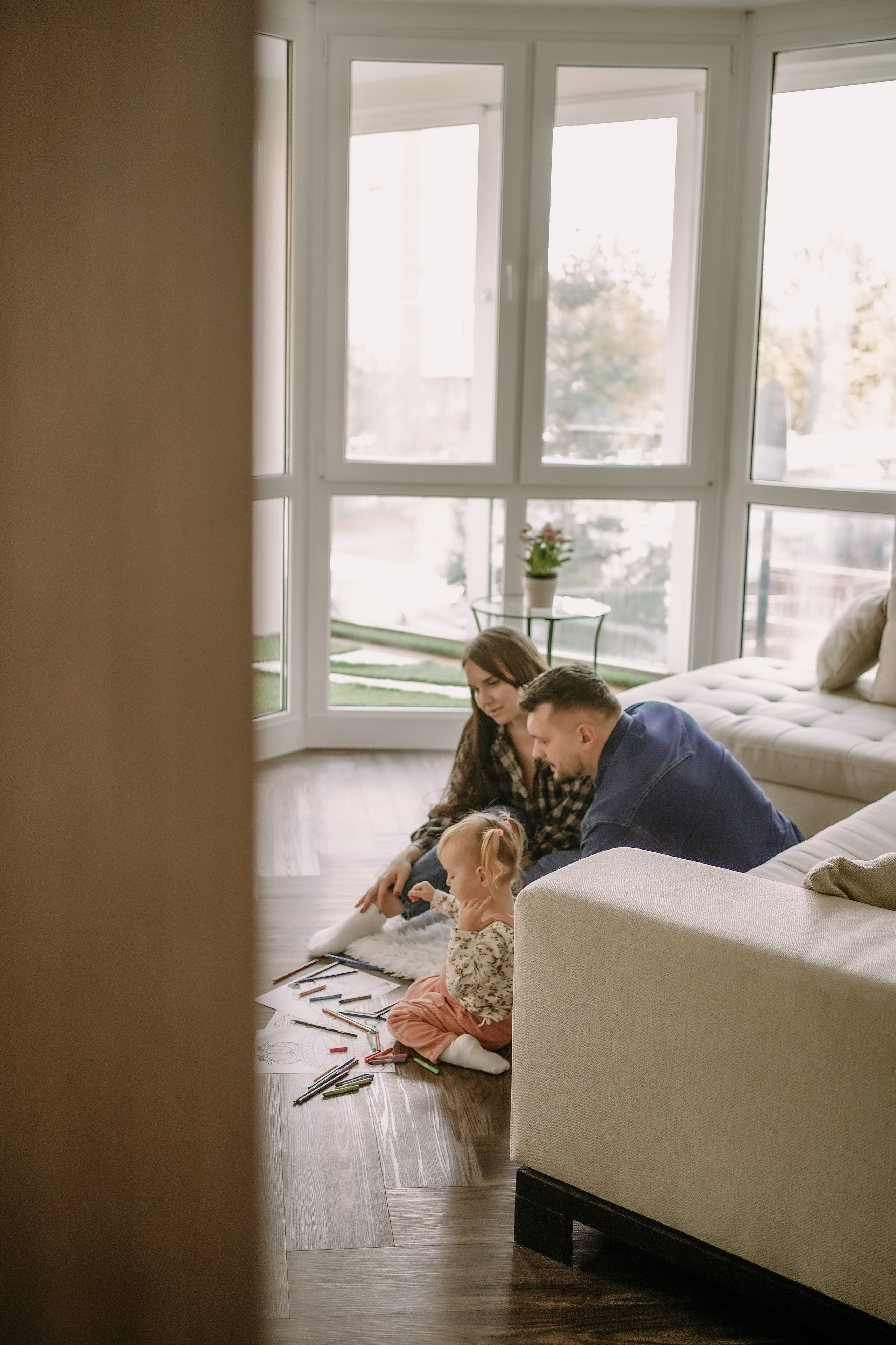 Карина, Андрей, Эмили. Главная