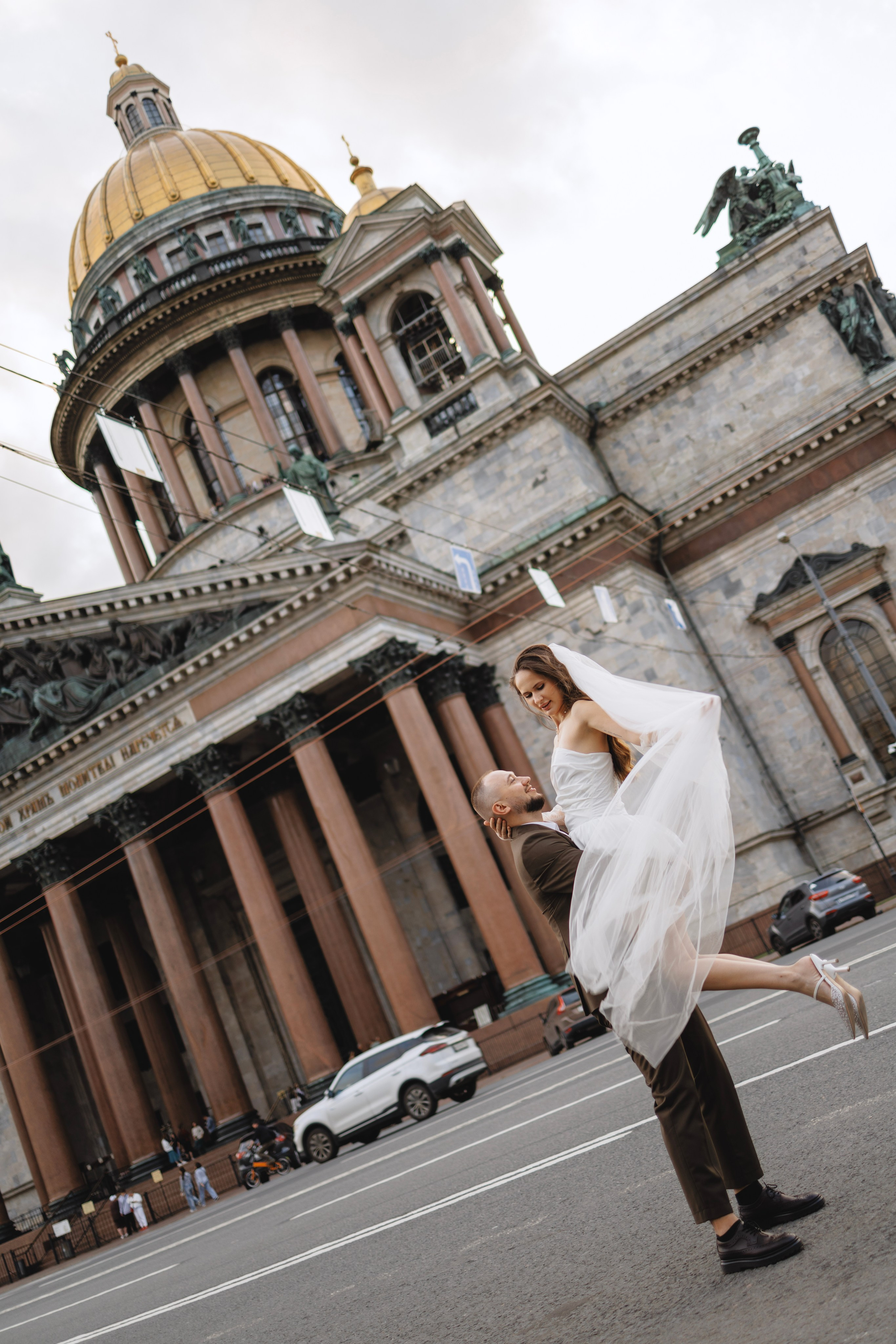 Руслан и Виолетта — Исаакий, Зимняя канавка. Боженова Елена фотограф Санкт-Петербург