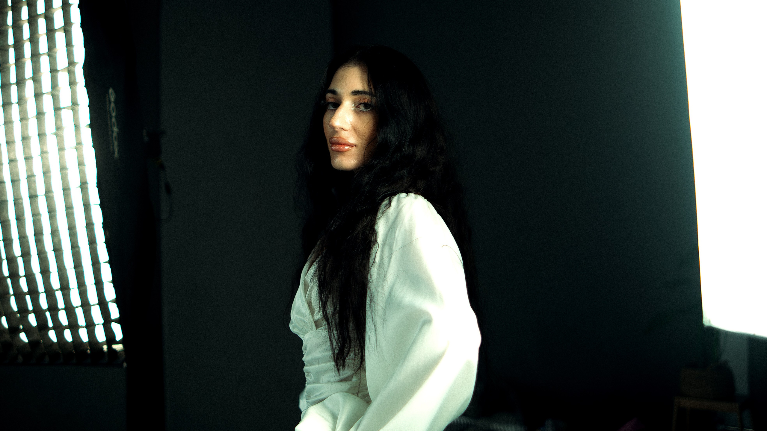 Фотосессия в студии для Катрин в Новосибирске. Фотограф в Новосибирске Владислав Унтерберг