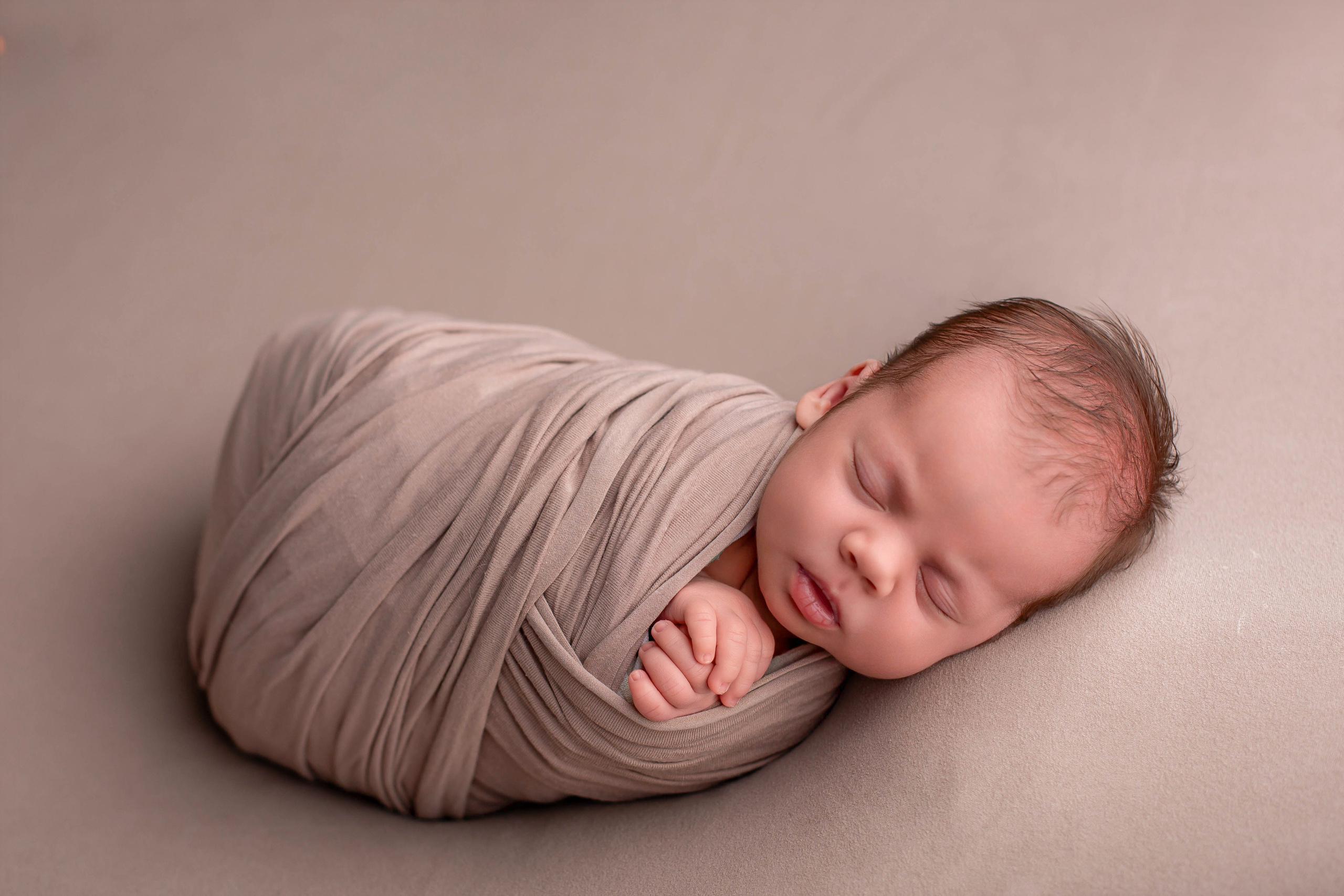 Фотографии новорожденных мальчиков. Семейный, детский фотограф в Великом Новгороде Юлия Федичева. Фотограф новорожденных