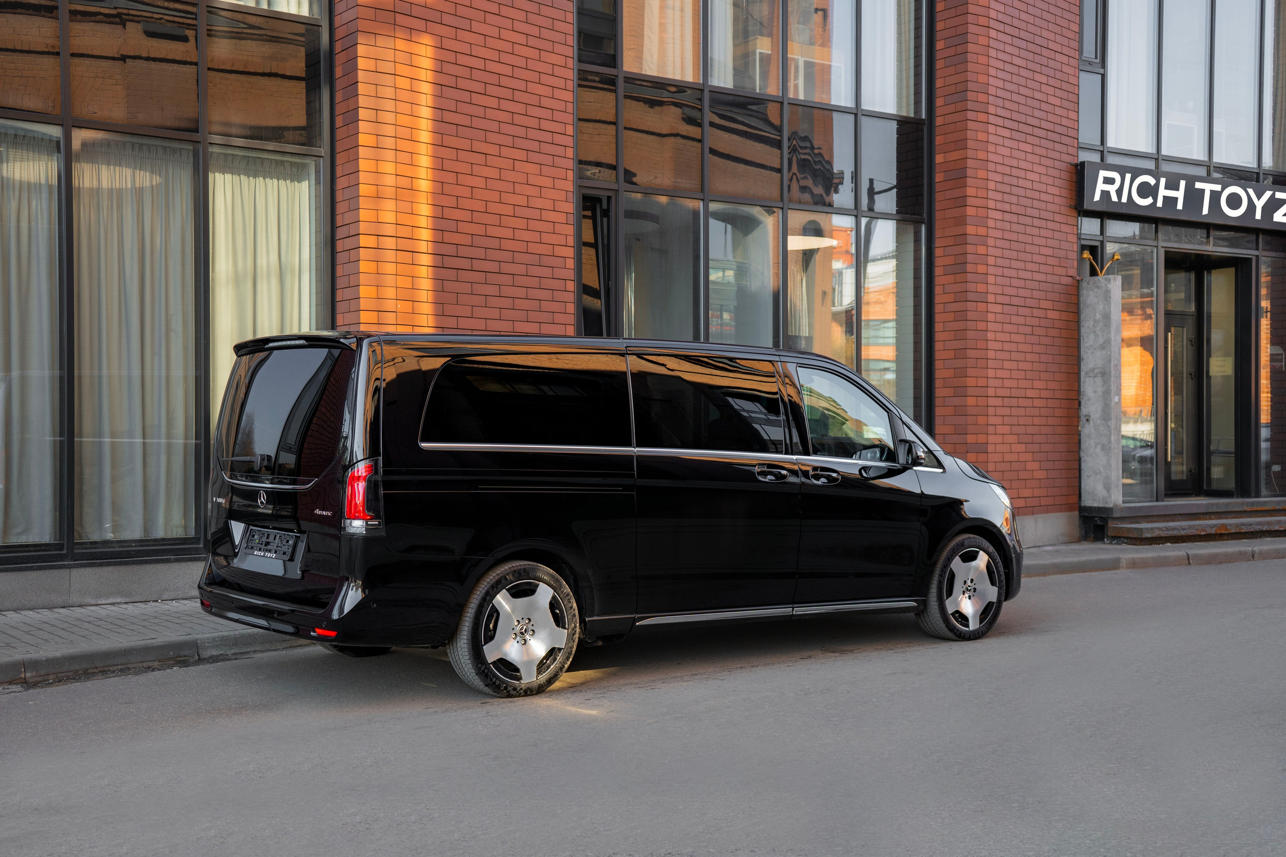 Mercedes-Benz V-class