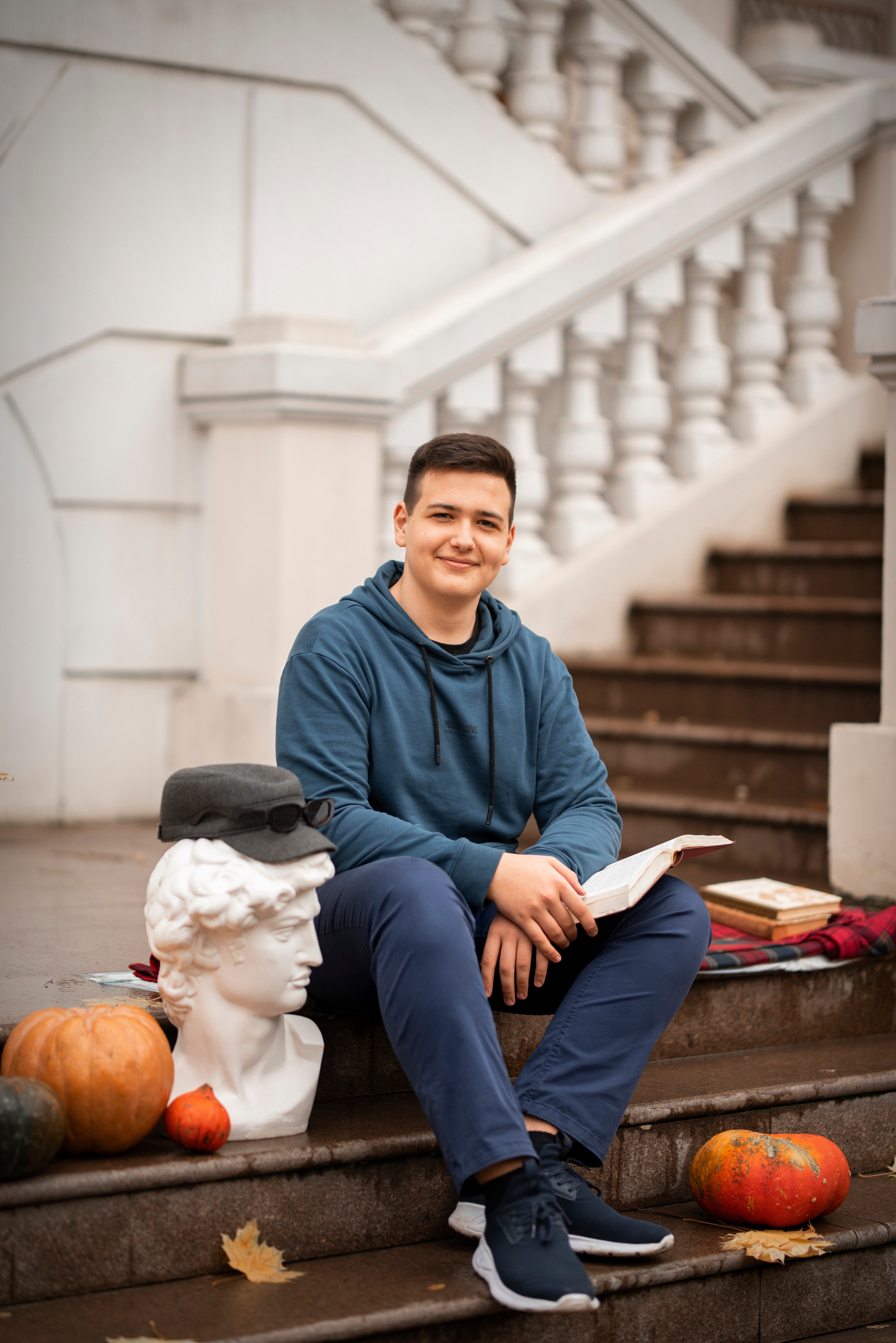 ШКОЛЬНЫЕ СЬЕМКИ старшеклассников|библиотека. Фотограф в Ростове на Дону