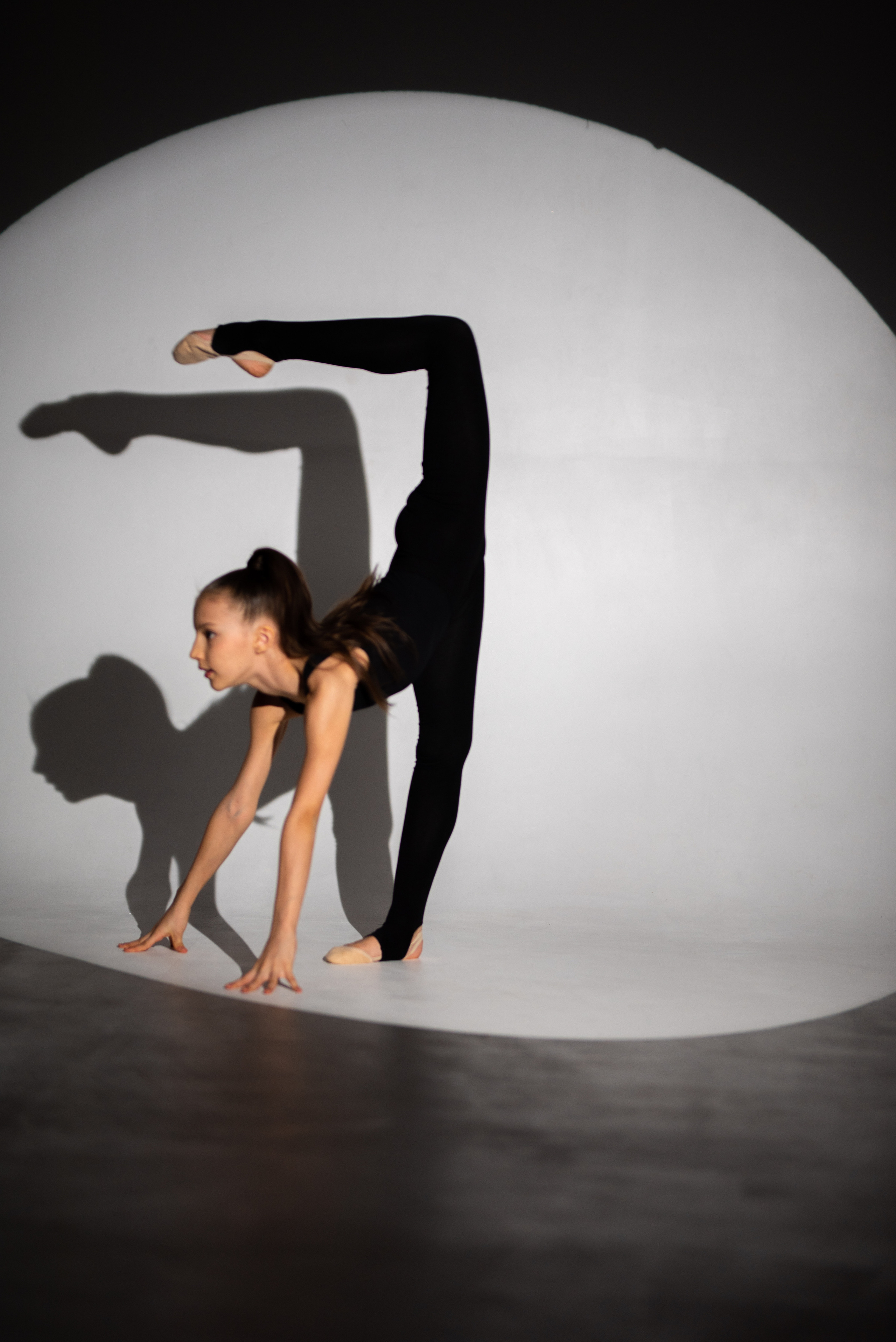 Гимнастка проект «ТЕНИ». Фотограф в Ростове на Дону