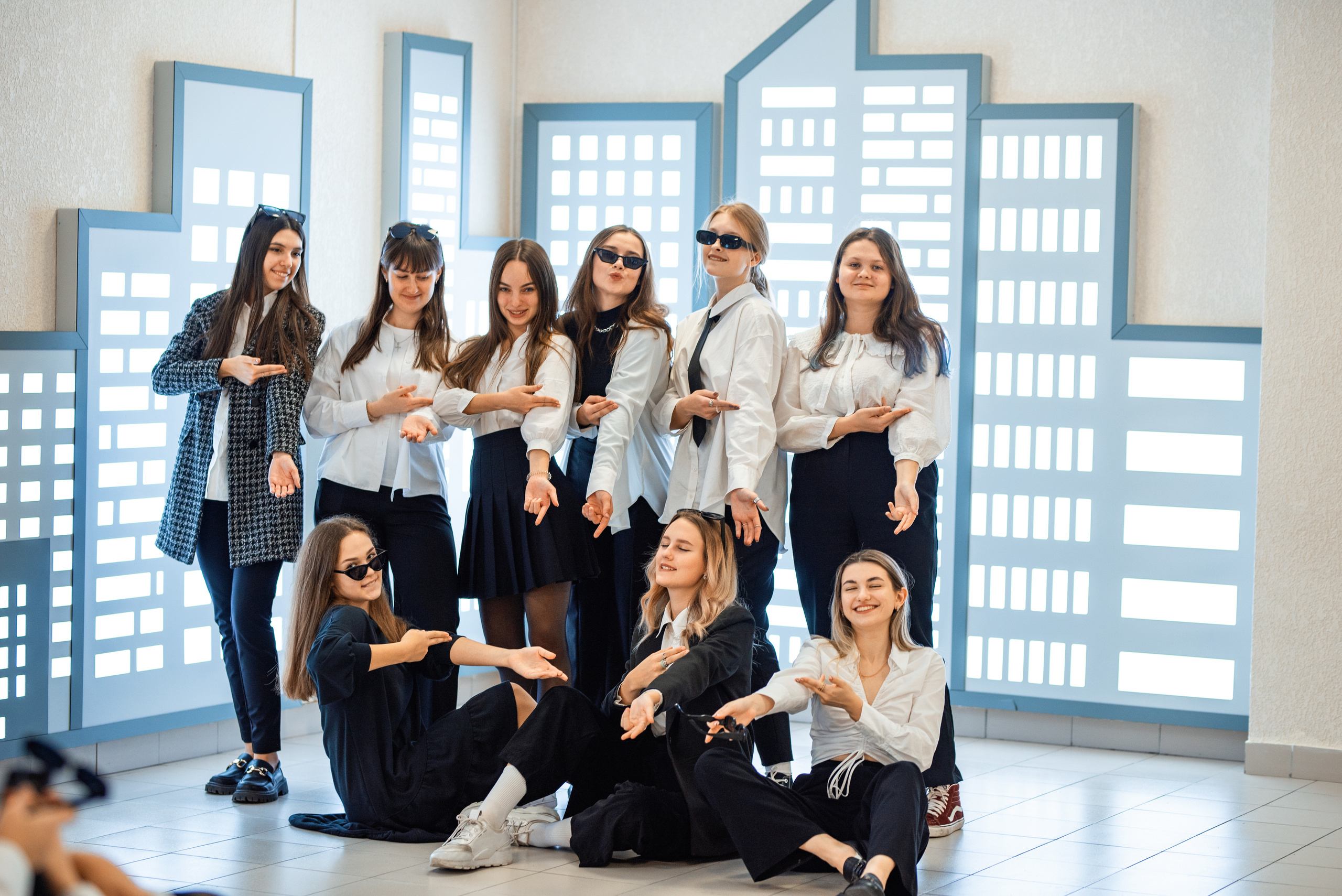 ШКОЛЬНЫЕ СЬЕМКИ старшеклассников|библиотека. Фотограф в Ростове на Дону