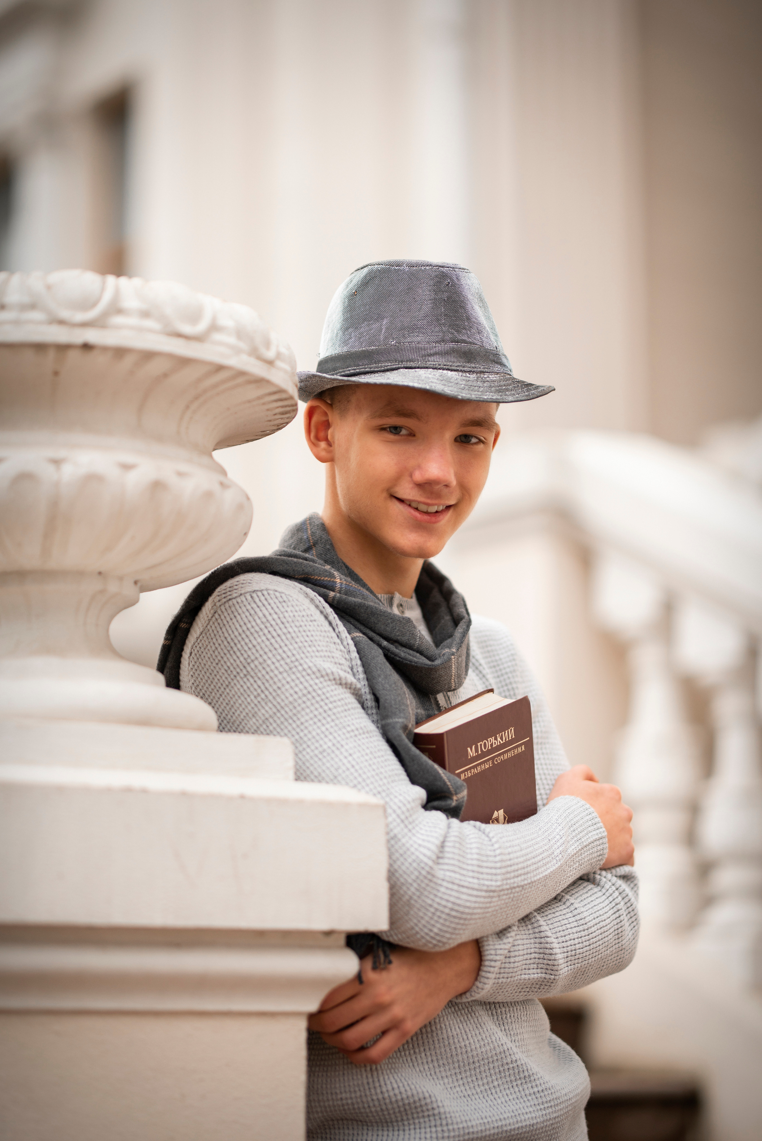 ШКОЛЬНЫЕ СЬЕМКИ старшеклассников|библиотека. Фотограф в Ростове на Дону