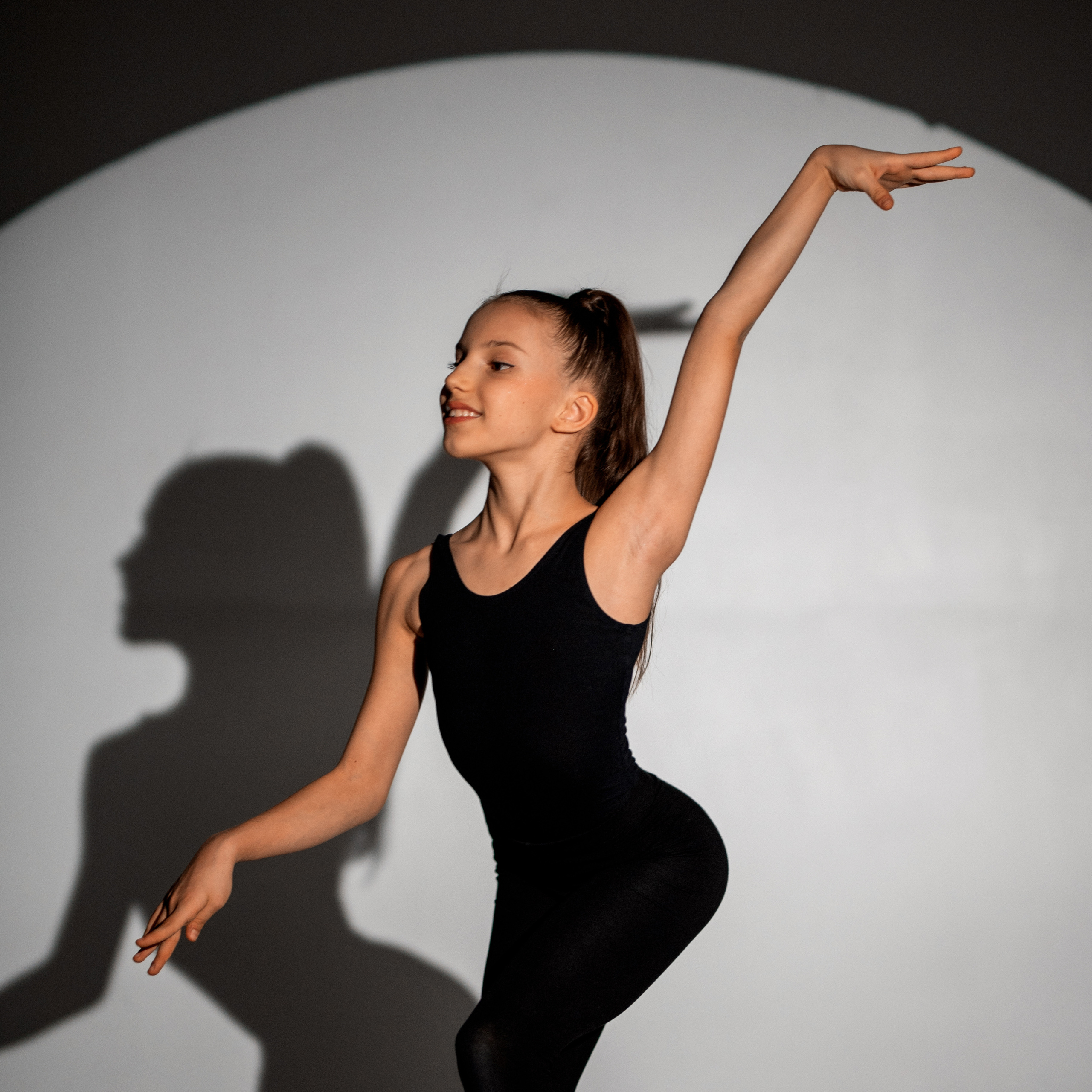 Гимнастка проект «ТЕНИ». Фотограф в Ростове на Дону