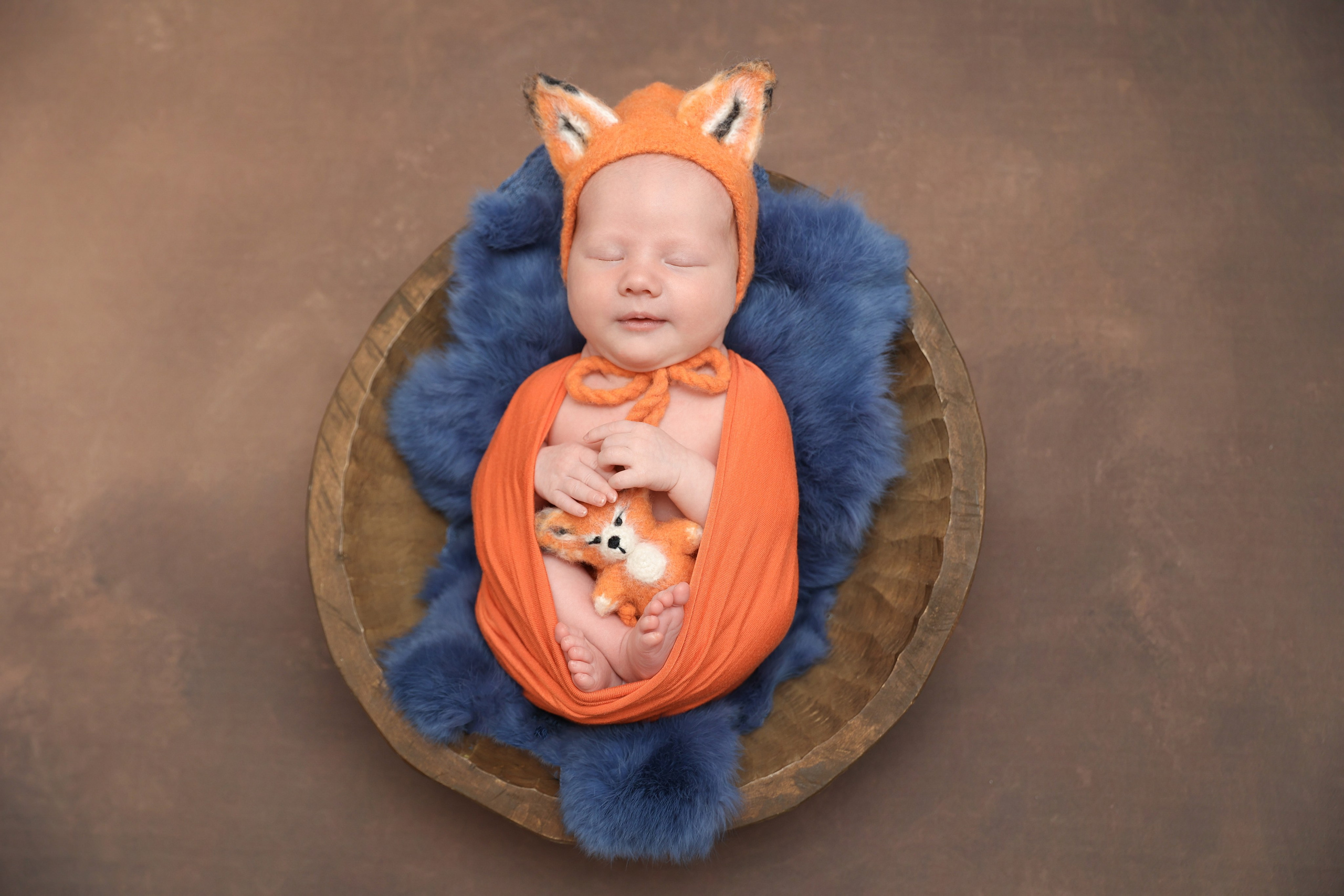 Лиза. Здравствуйте, меня зовут Яна Страшкевич. Я фотограф новорождённых из Санкт-Петербурга