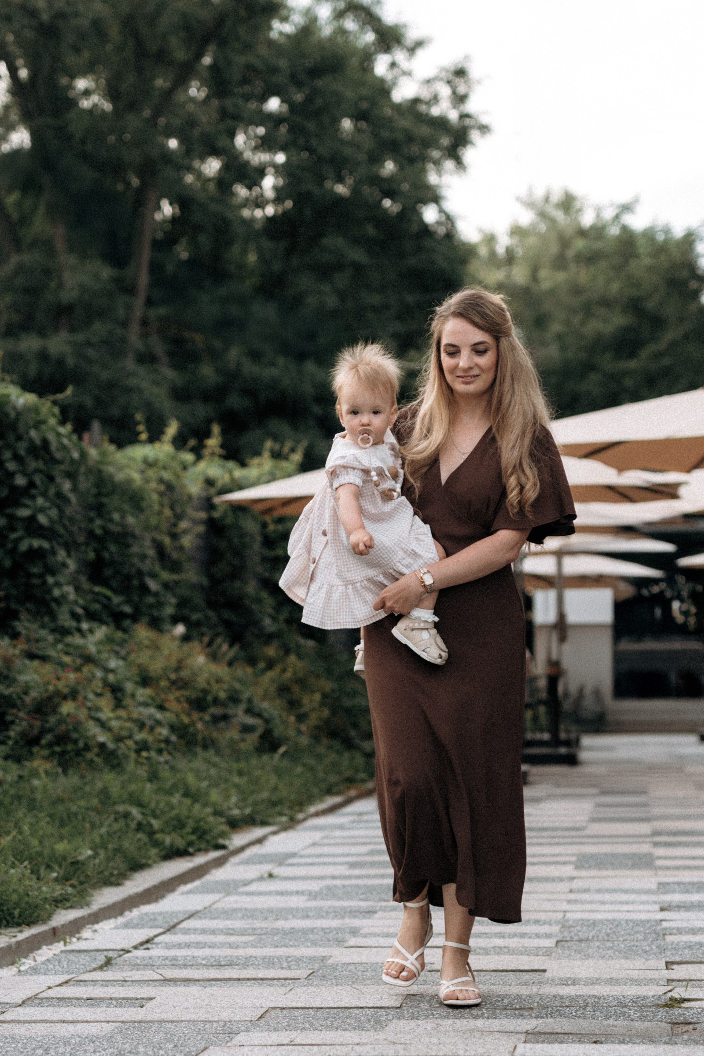 Семейная фотосессия на берегу реки для Миши, Тани, Сони и Таи. Свадебный фотограф в Тамбове Павел Четвертков