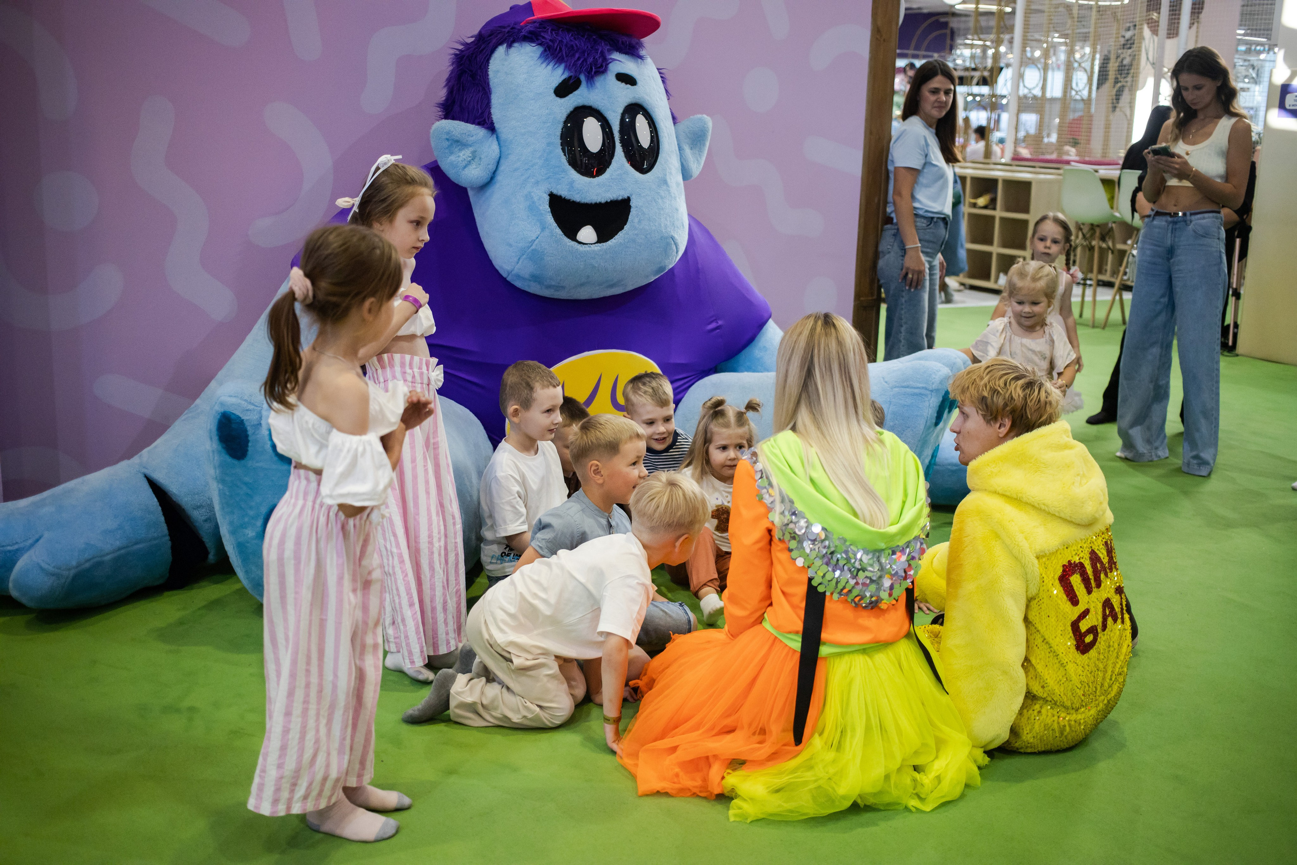 Марату 5. Фотографии с любовью