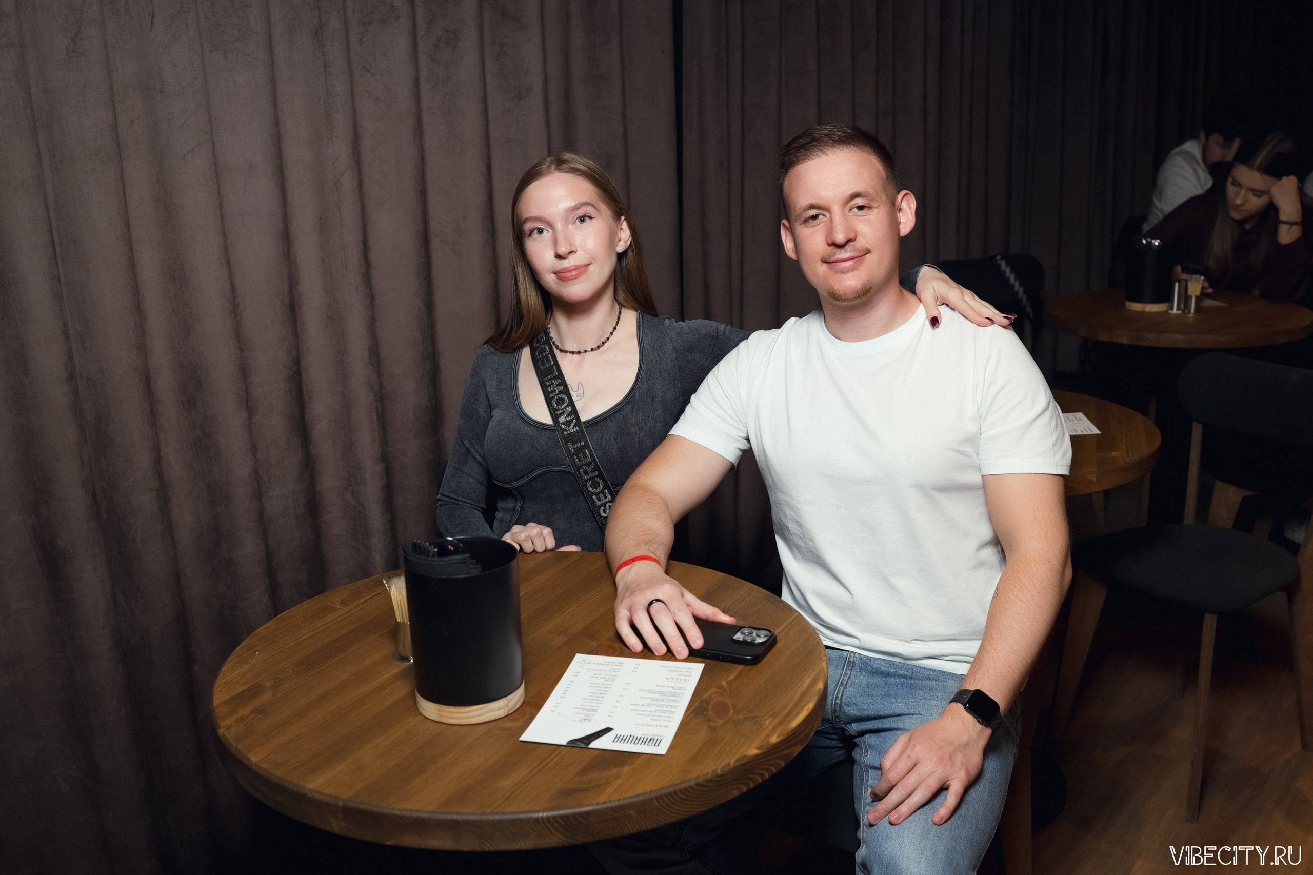 Стендап клуб Локация. VIBECITY.RU Вайб Сити Ру Фоторепортажи Фотоотчеты Калининград