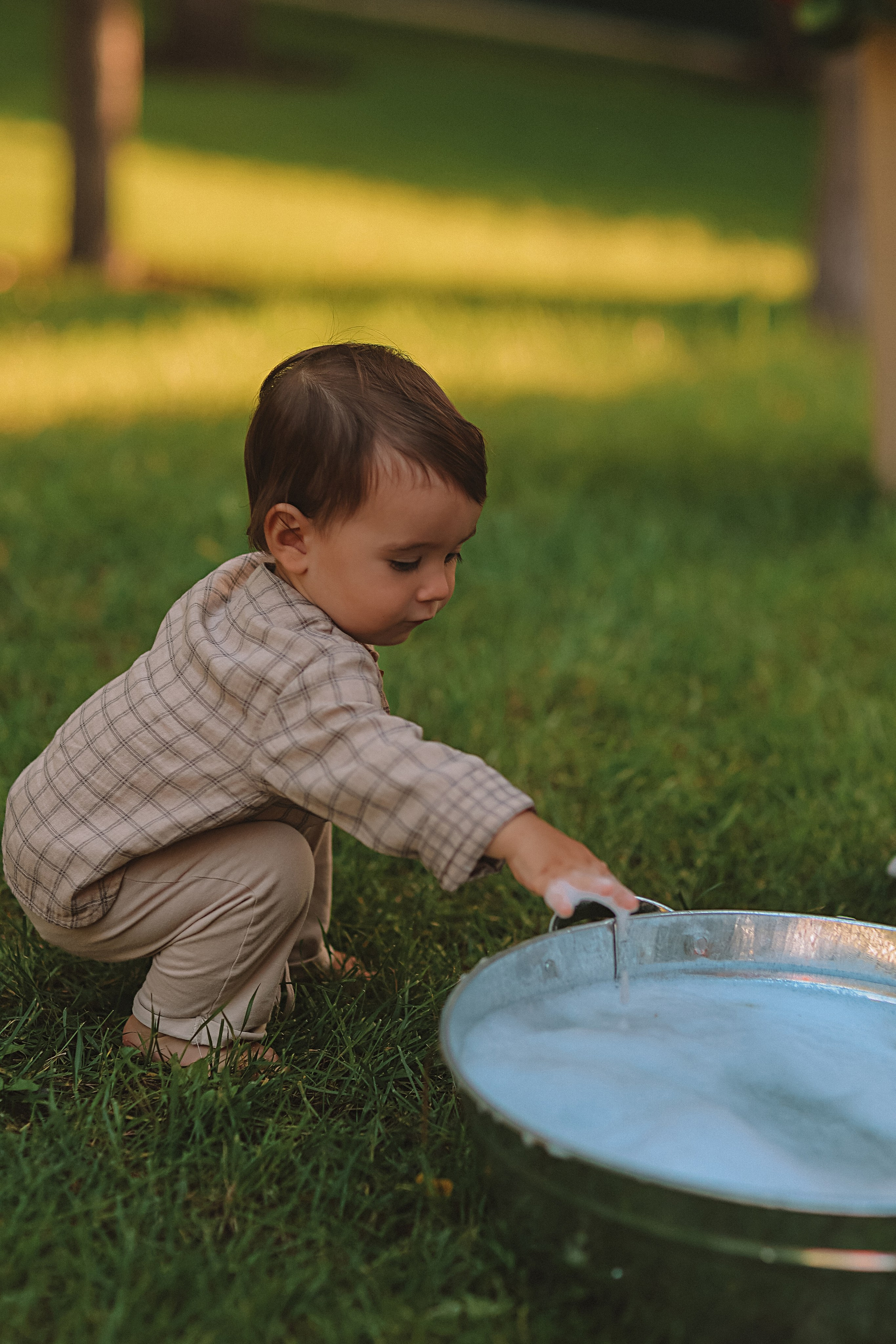 Стирка у дома. Семейный фотограф Тюмень, фотограф на роды Салмина Мария