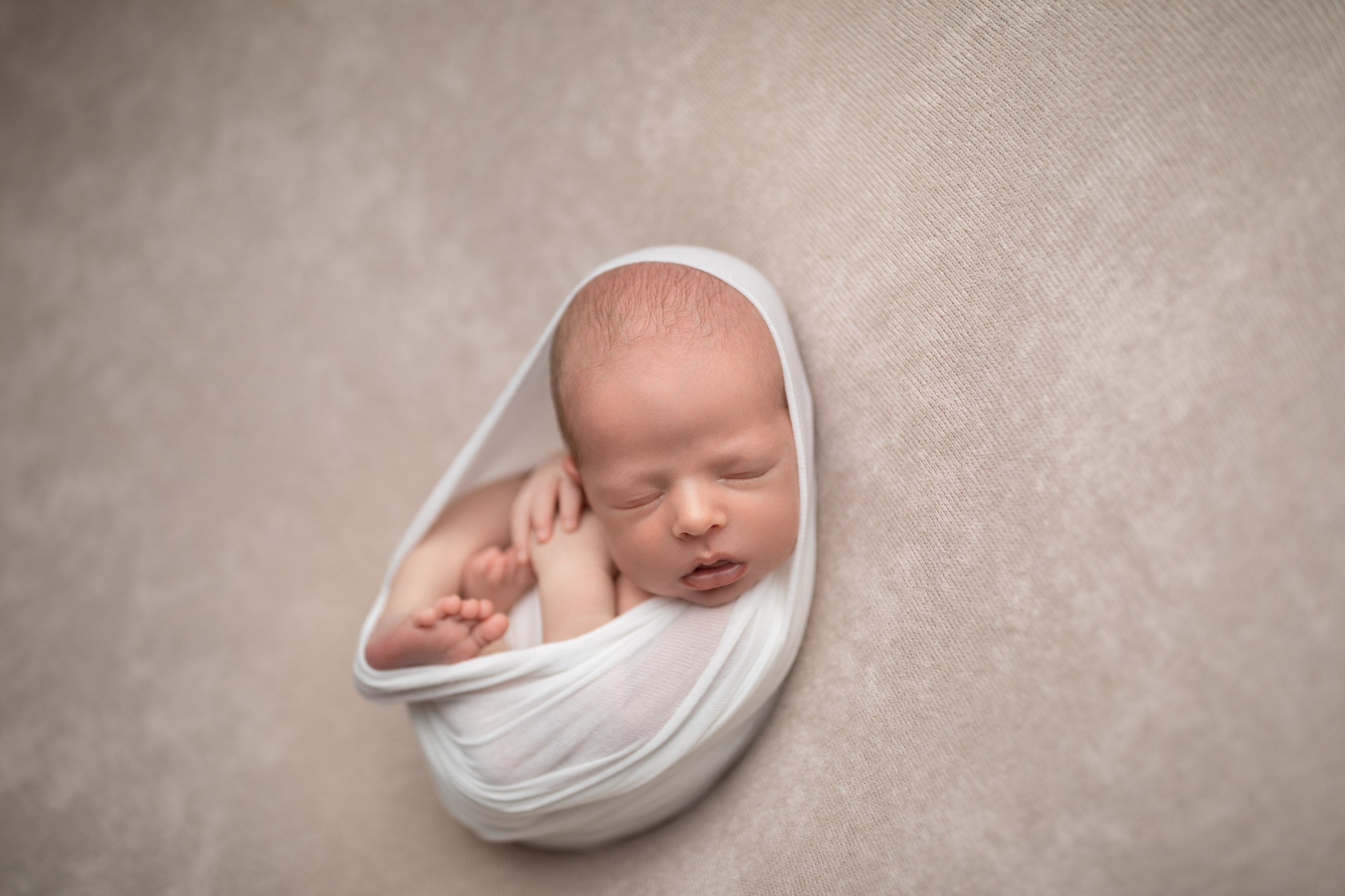 PH @anna_molodykh_newborn.almaty. Retoucher Aleksmokh