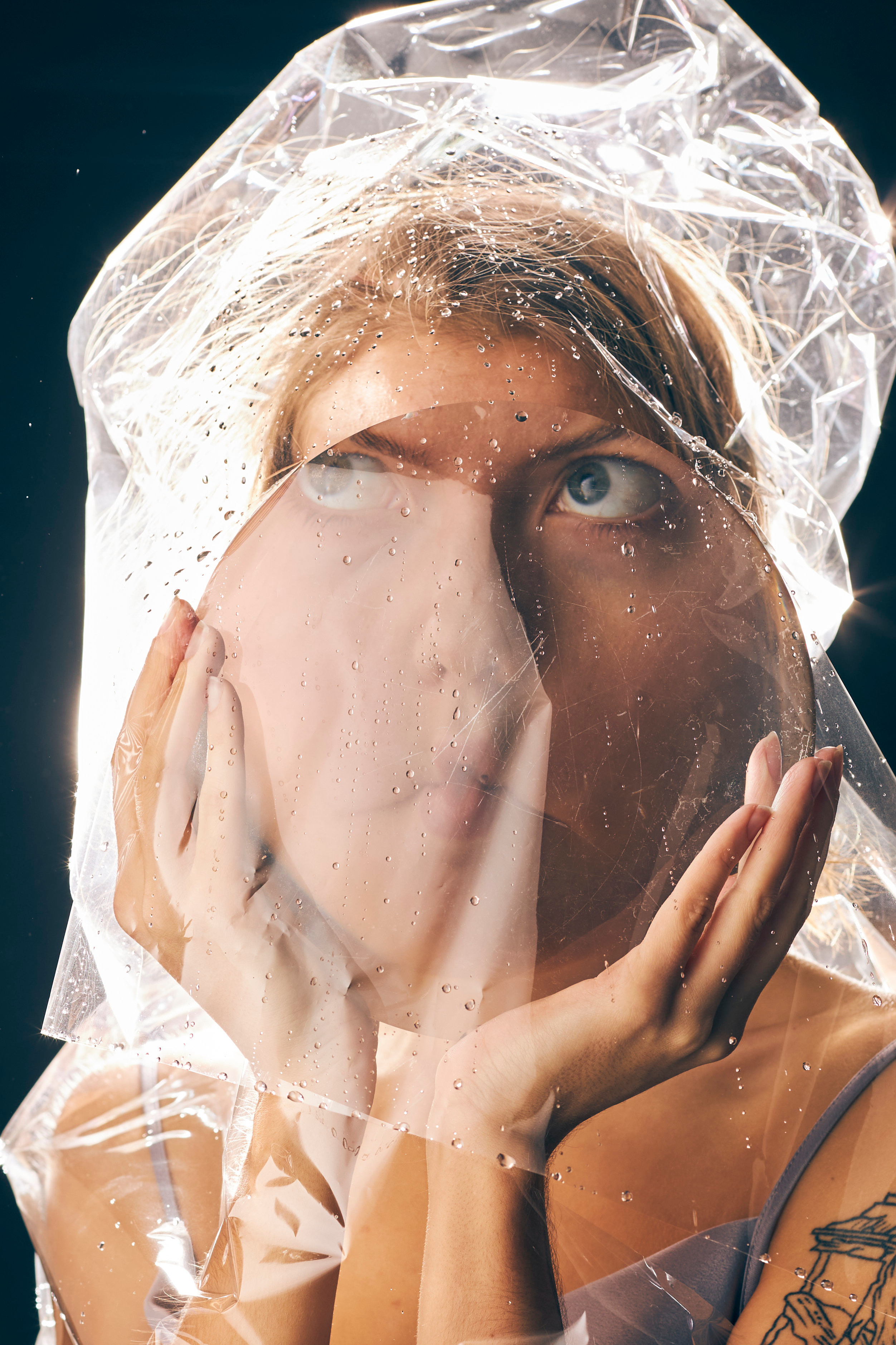 Рыбы не живут без воды и не ищут почву под плавниками. Анна Потявина. Фотограф Москва