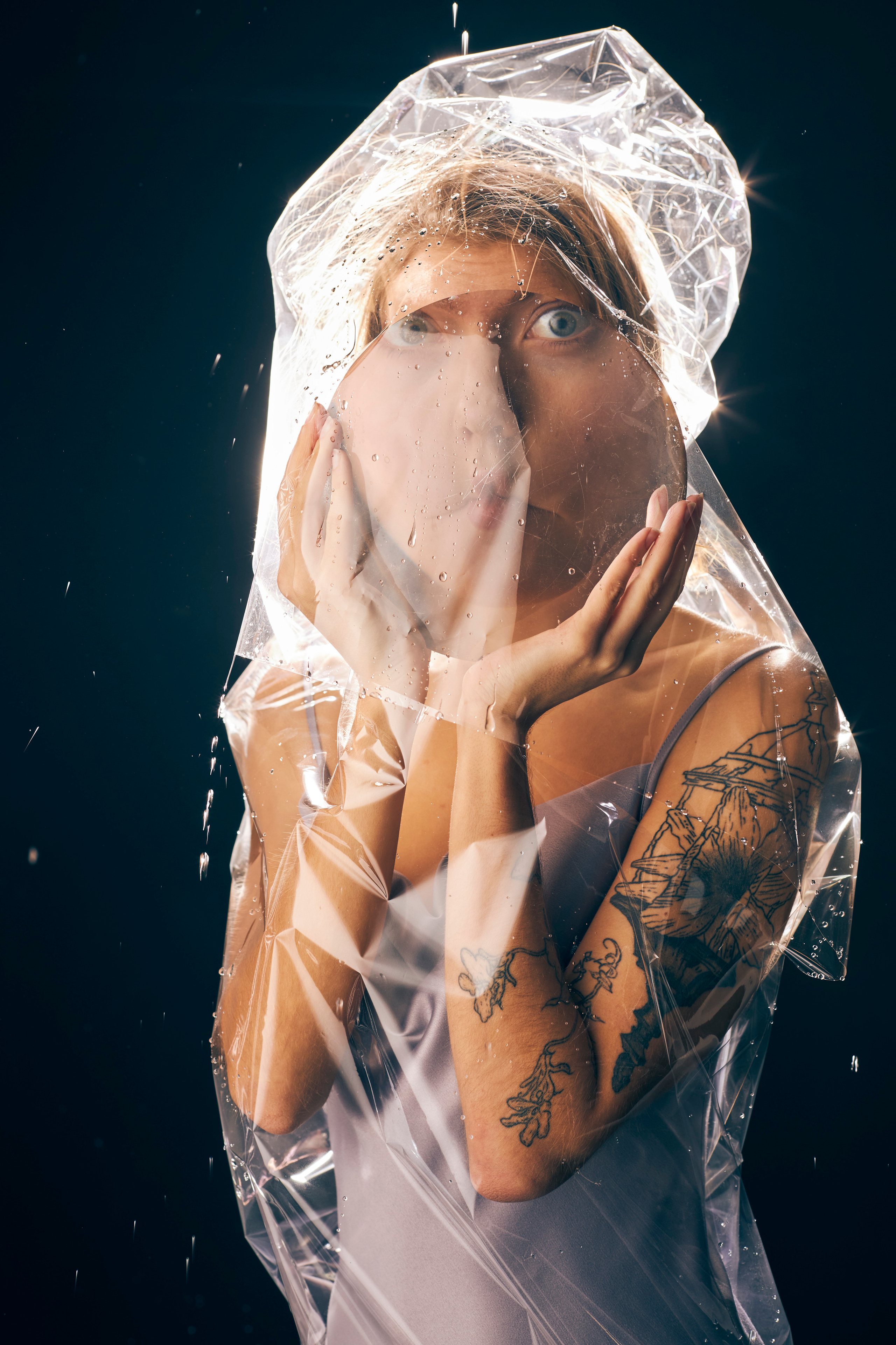 Рыбы не живут без воды и не ищут почву под плавниками. Анна Потявина. Фотограф Москва