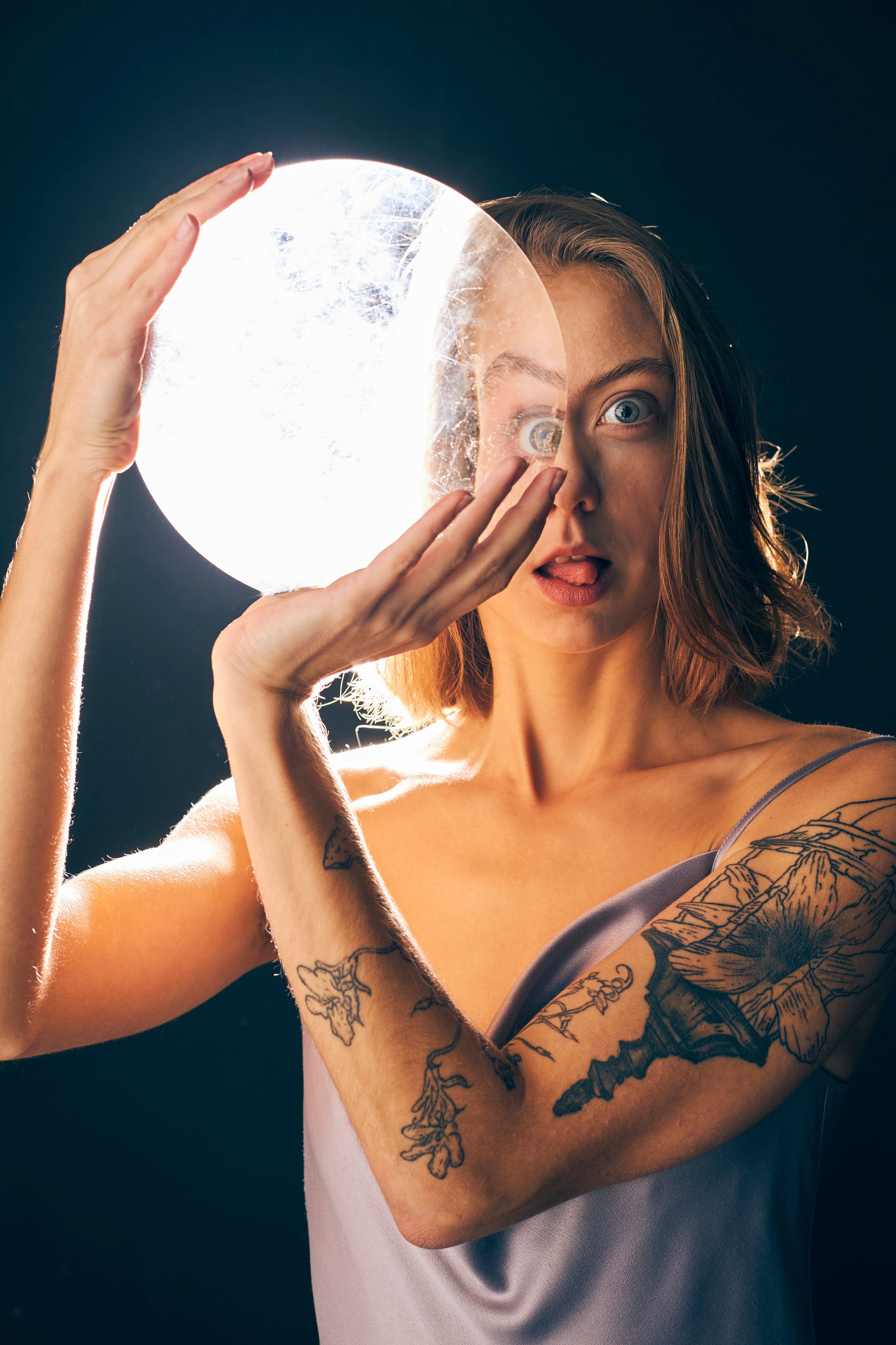 Рыбы не живут без воды и не ищут почву под плавниками. Анна Потявина. Фотограф Москва