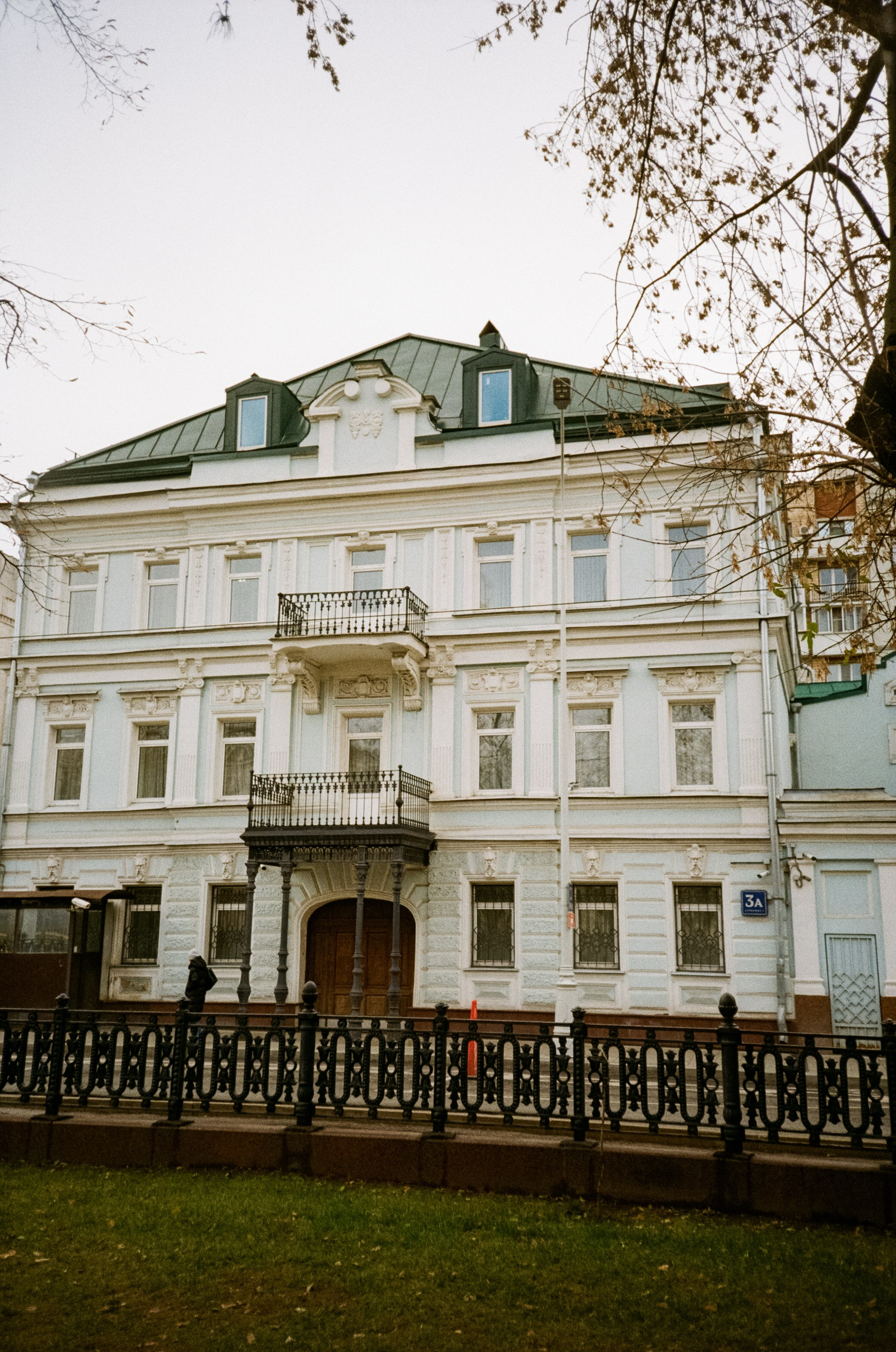 Чистые пруды, Покровка, Потаповский переулок / Cosina CX-1 / Kodak ProImage 100