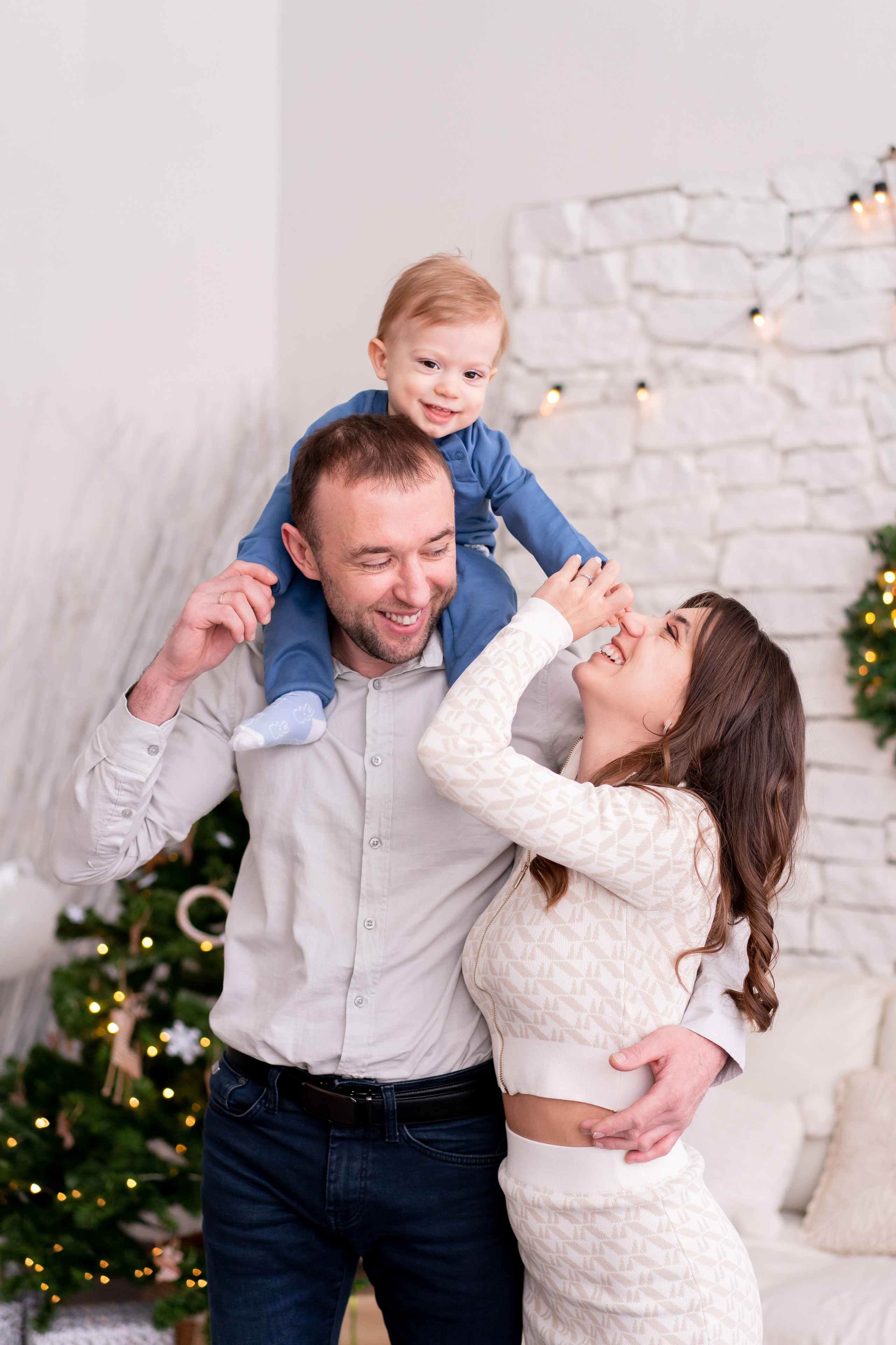 Новогодняя семейная фотосессия. Детская, семейная фотостудия в Санкт-Петербурге