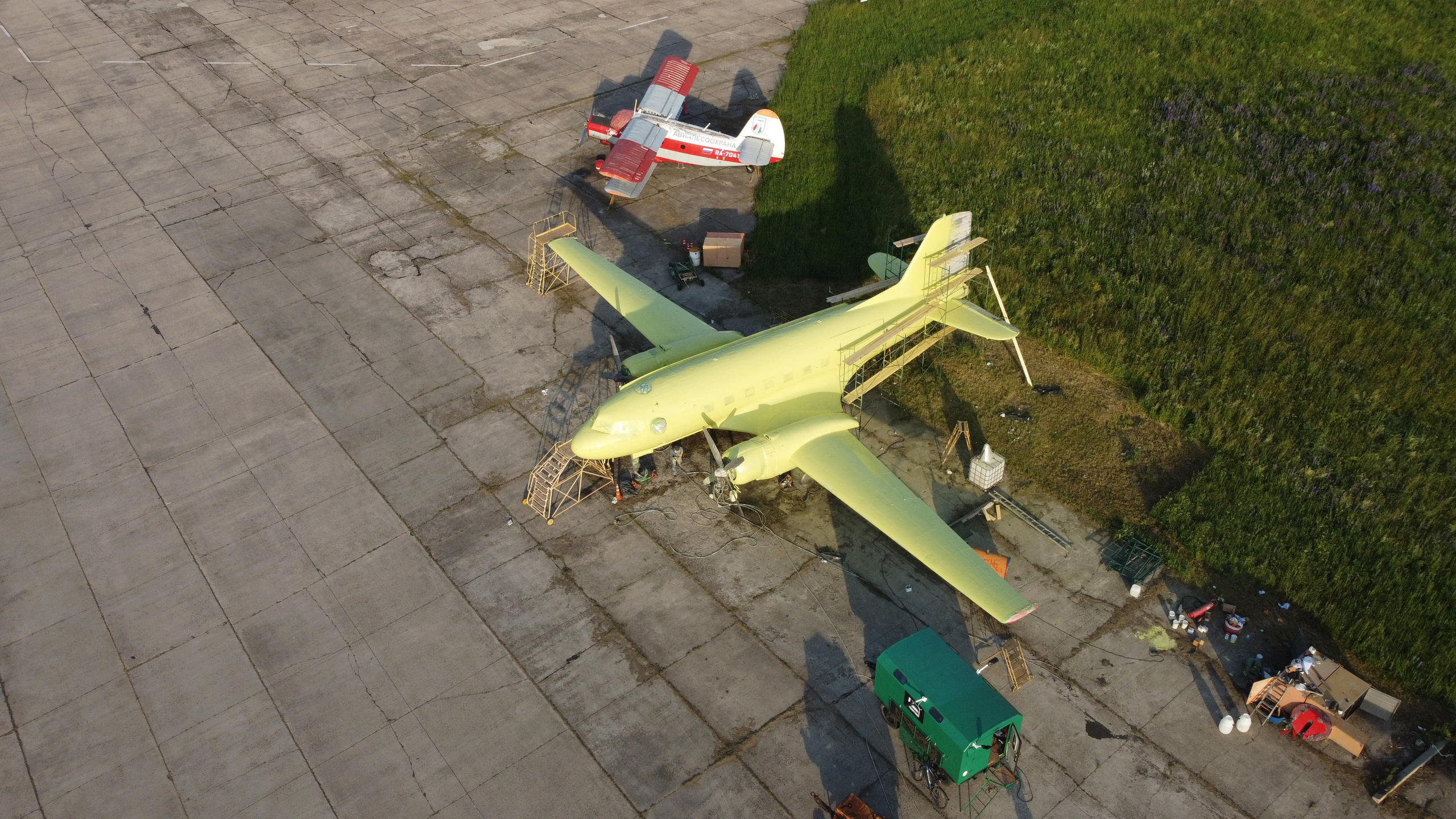 Ил-14Т «Голубая Мечта» — покраска (2022г). Фотоальбом показывающий увлекательный мир авиации и мир медведей Андрея Иванова