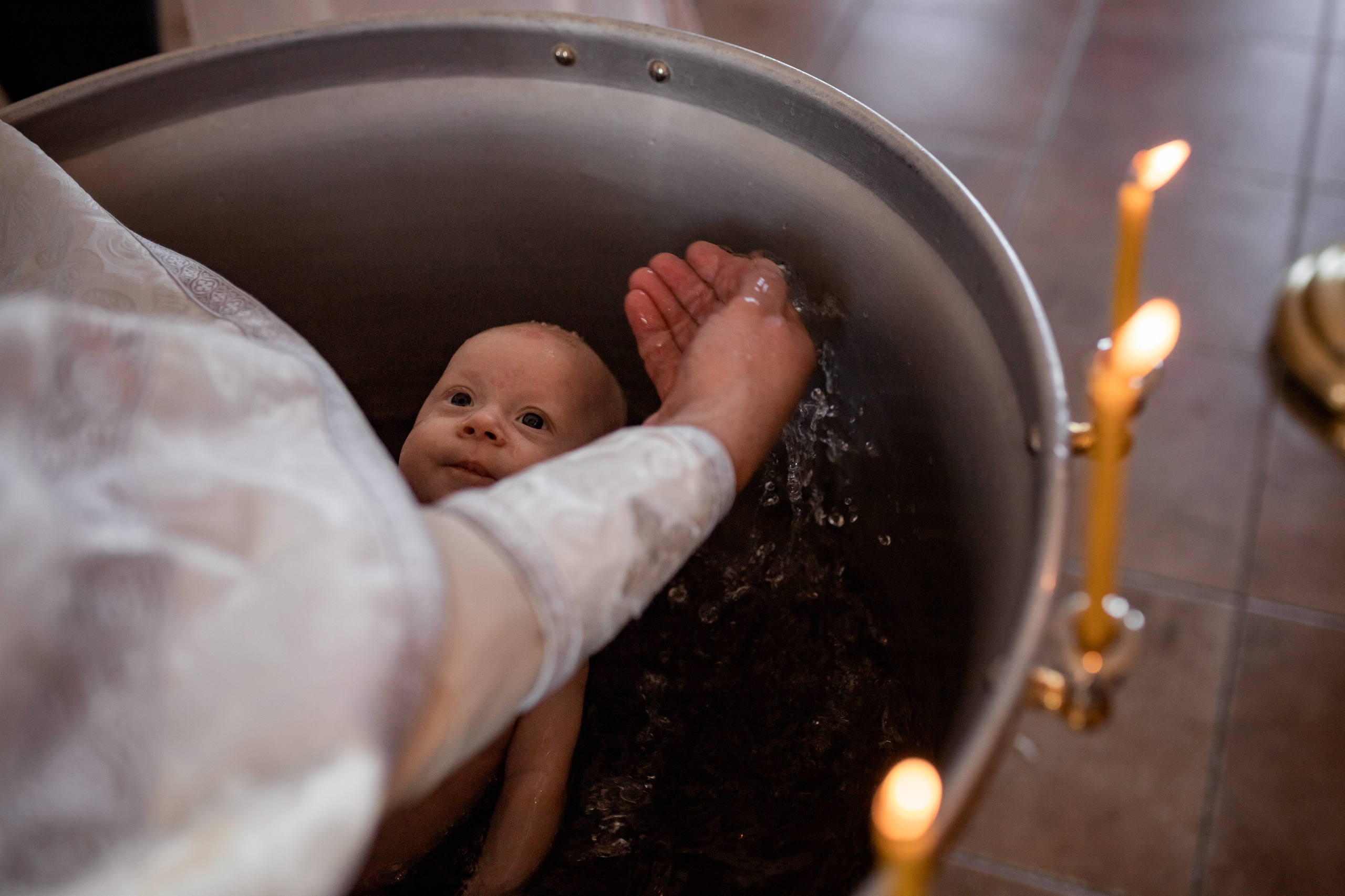 Крещение в Церкви Ватопедской иконы Божией Матери Отрада и Утешение. Олеся Семейская свадебный и семейный фотограф в Ростове-на-Дону