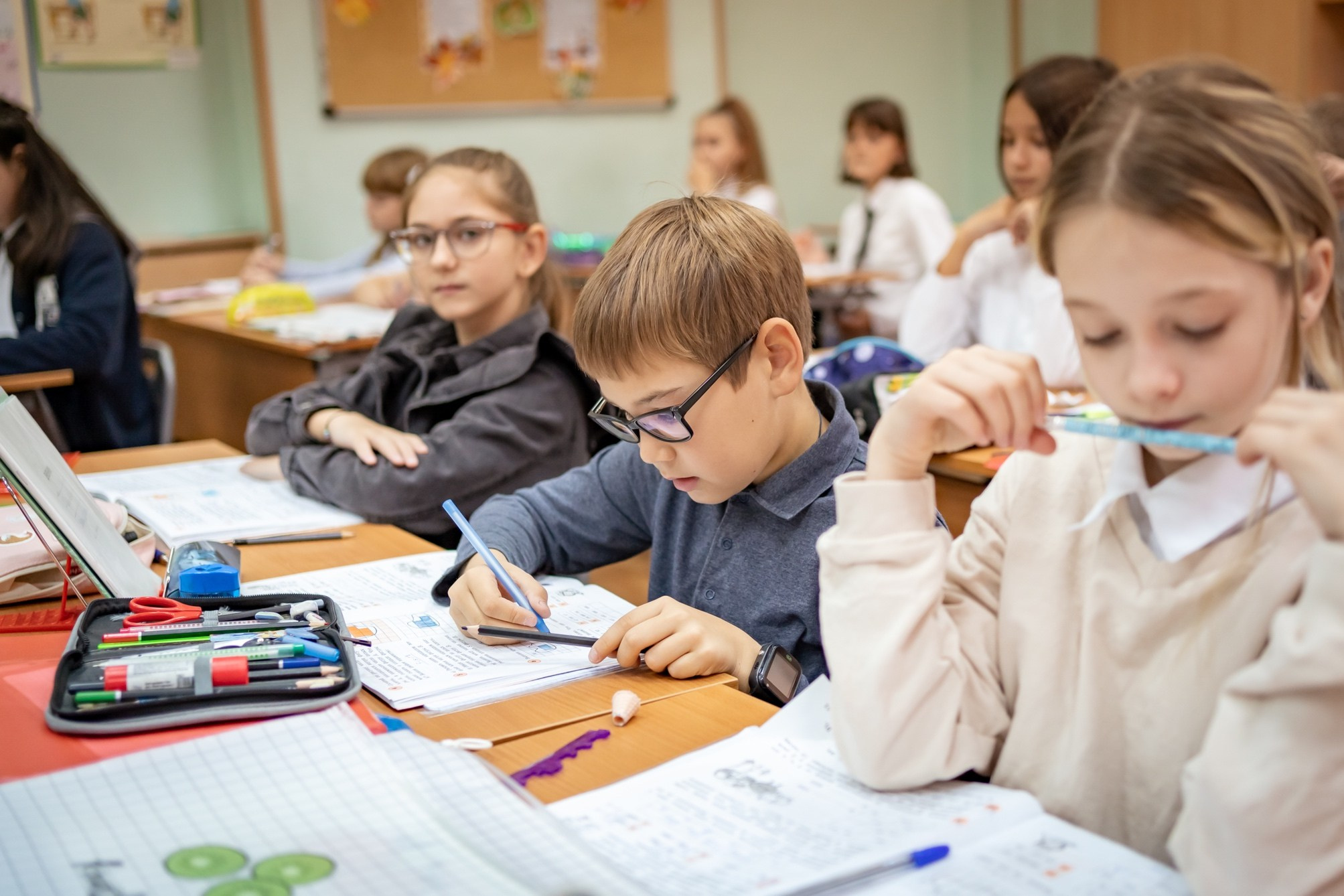 Выпускники начальной школы. Семейный фотограф Варвара Сорока в городе Москве