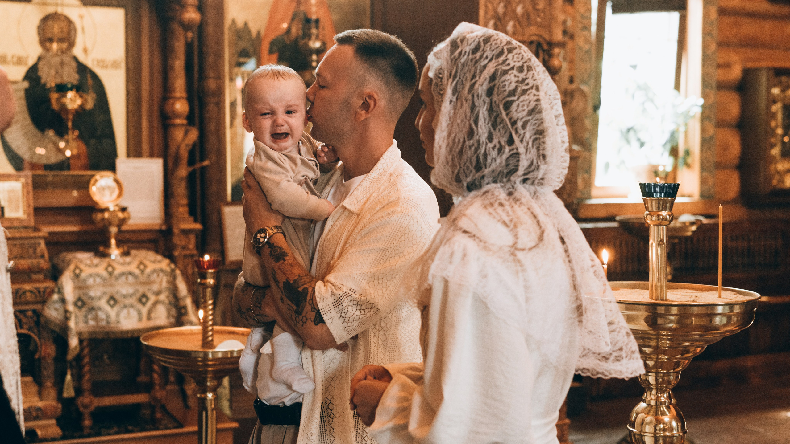 Таинство крещение в Москве. Семейный, ньюборн фотограф, фотограф на роды в Москве, Виктория Тюльдюкова