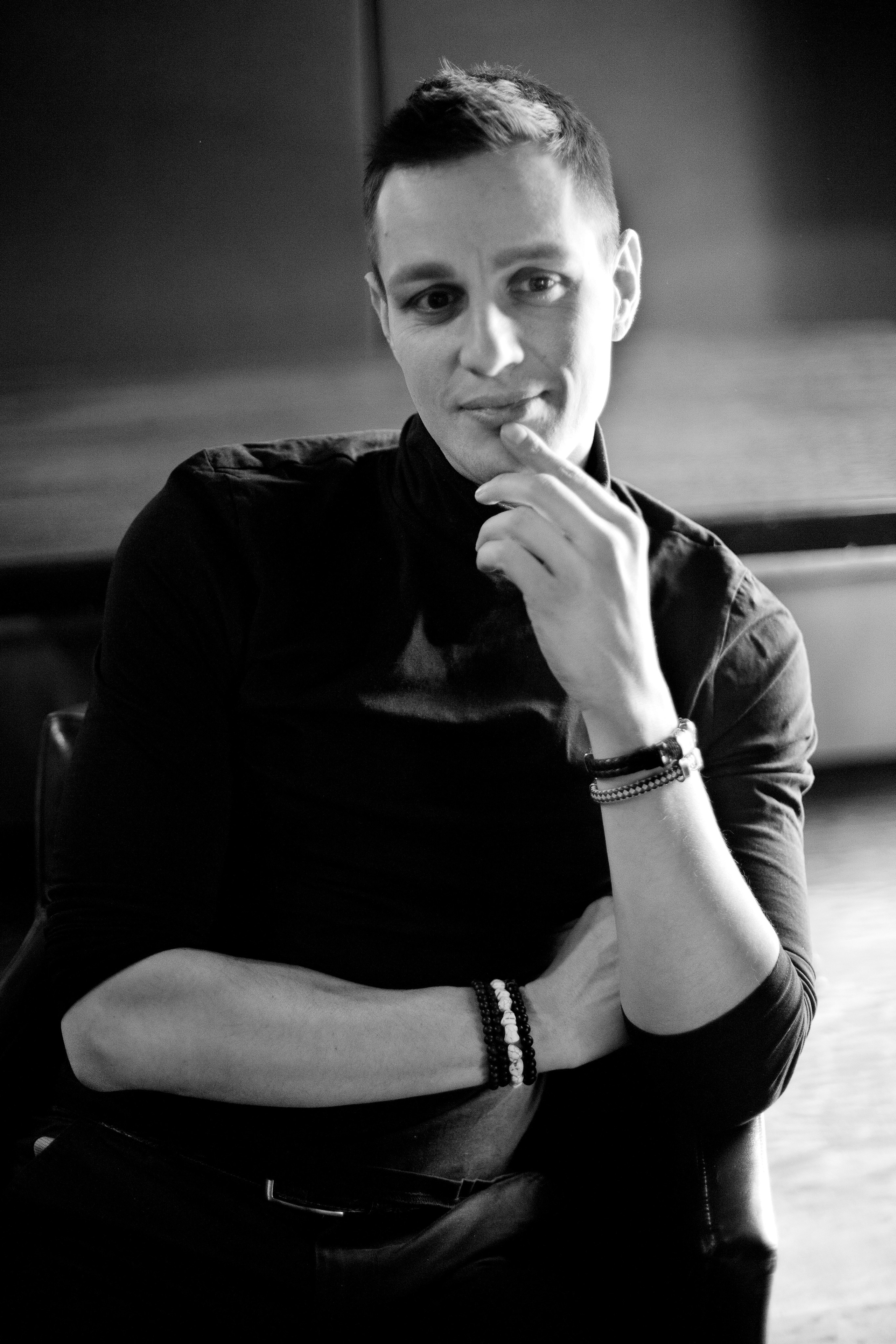 Илья Ларионов. иллюзионист. Психолог с фотоаппаратом Зимина Оксана