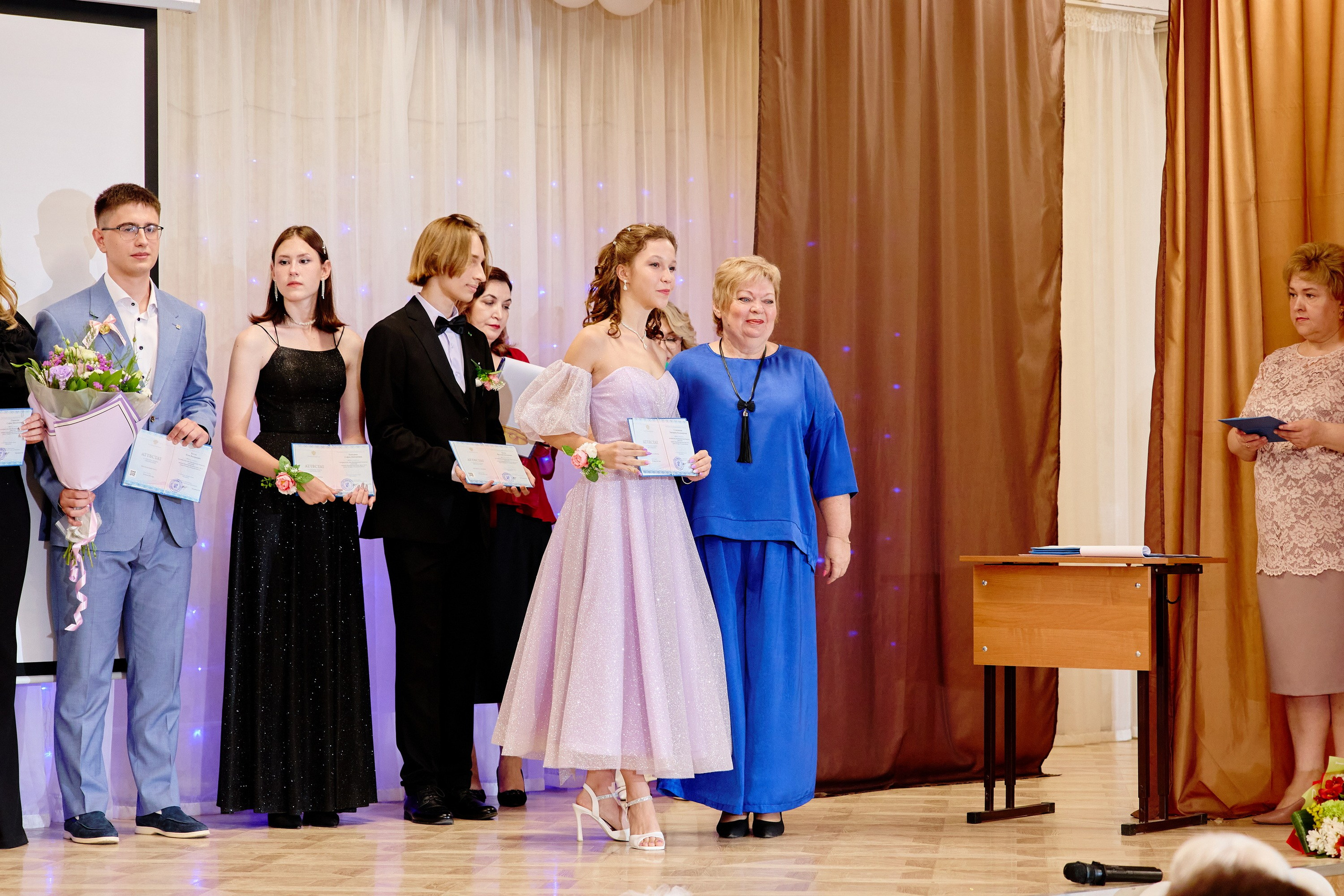 Выпускной 35 Сош. Фотограф Выпускные альбомы Таганрог Сергей Коробченко