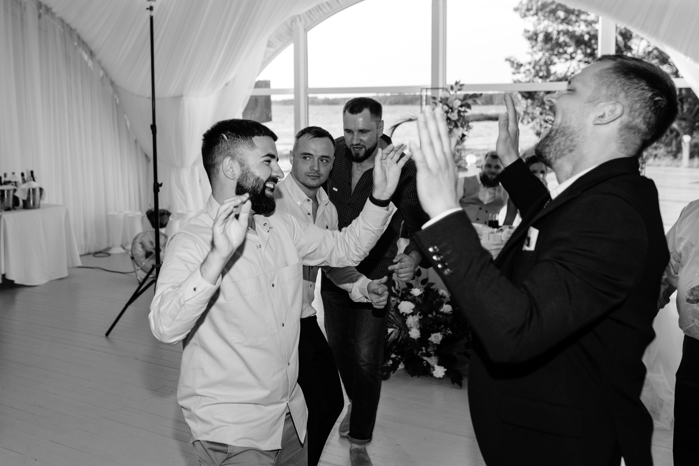 Свадебная фотосессия на финском заливе. Свадебный фотограф СПБ