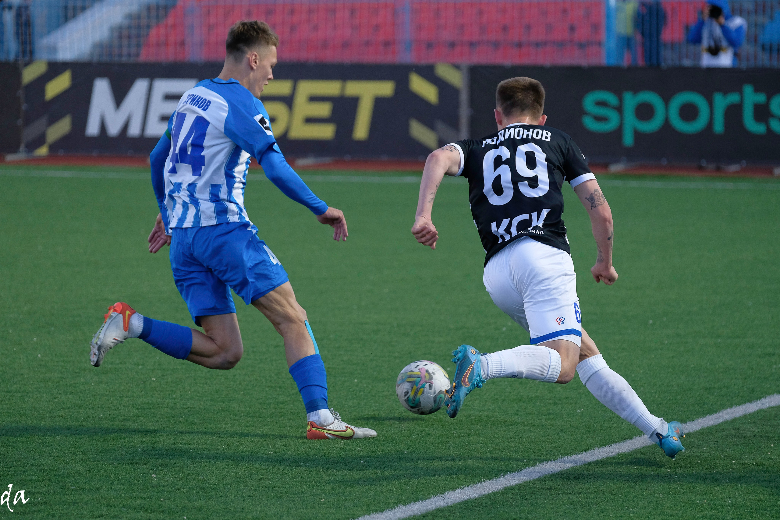 Фото футбольных матчей Первая лига ФНЛ. Фотограф Дмитрий Алексеев