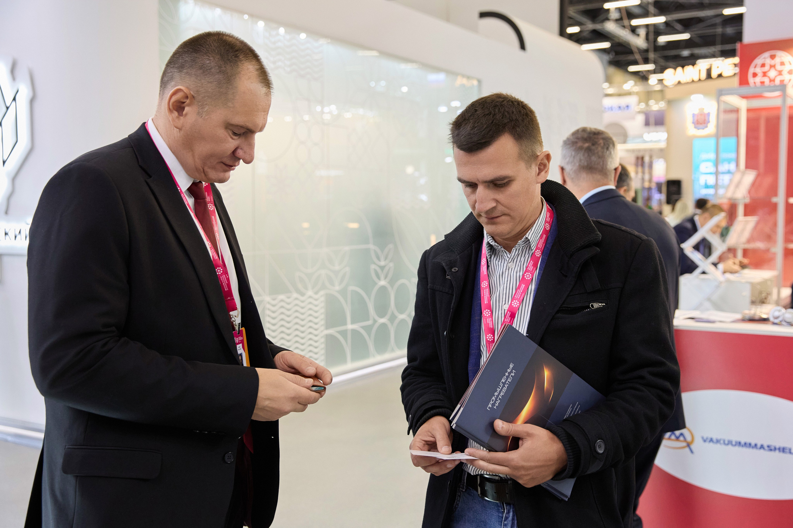 Выставка. Свадебная, репортажная фотосъемка и видеосъемка в Минске. Илья и Юлия Ширмановы. Фотограф | Видеограф | Минск