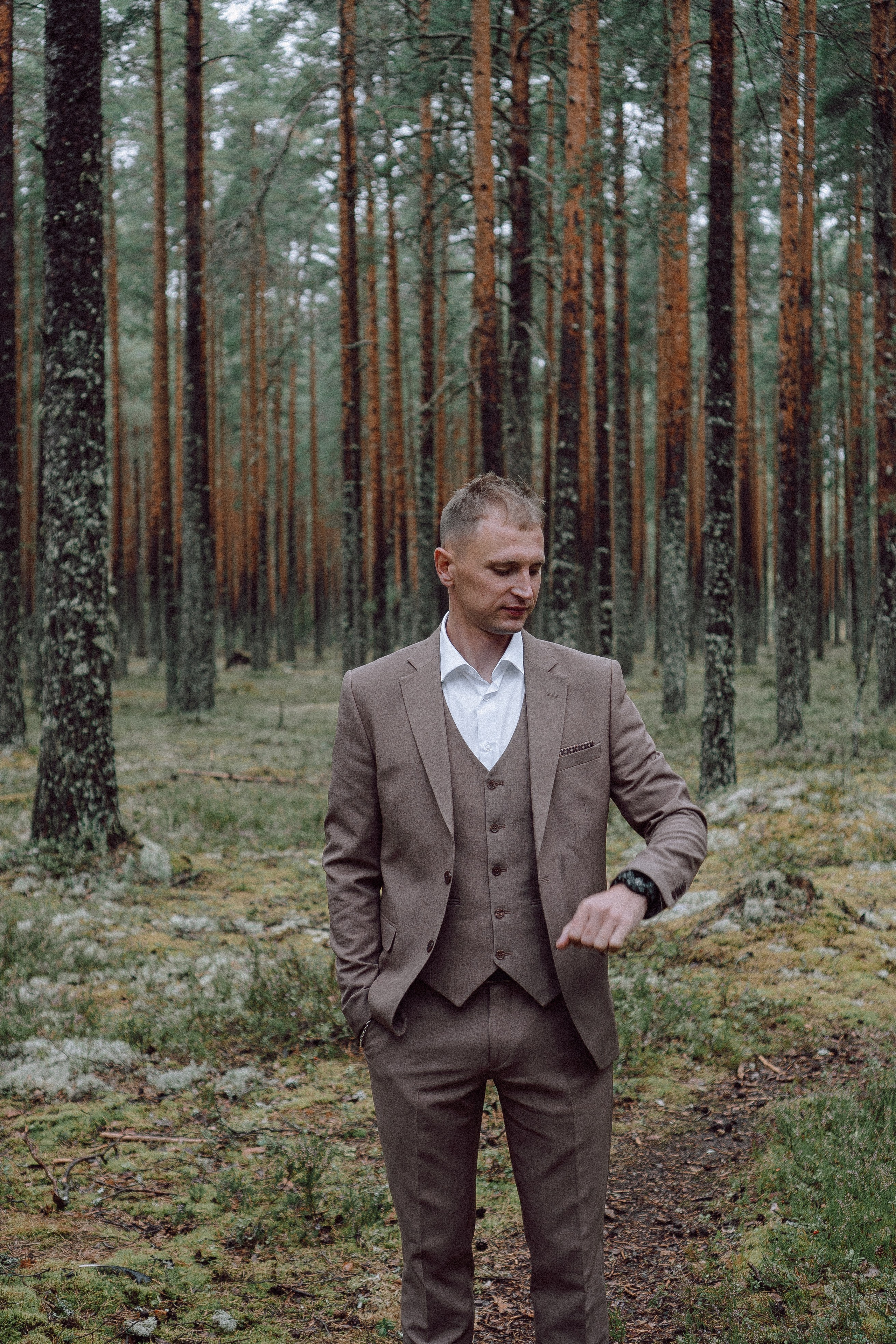 СВАДЕБНАЯ ФОТОСЕССИИЯ ПАРЫ В ГОРОДЕ ПРИОЗЕРСК В СОСНОВОМ ЛЕСУ И С ПИКАПОМ. Профессиональный фотограф, Санкт-Петербург — Виктория Богомолова