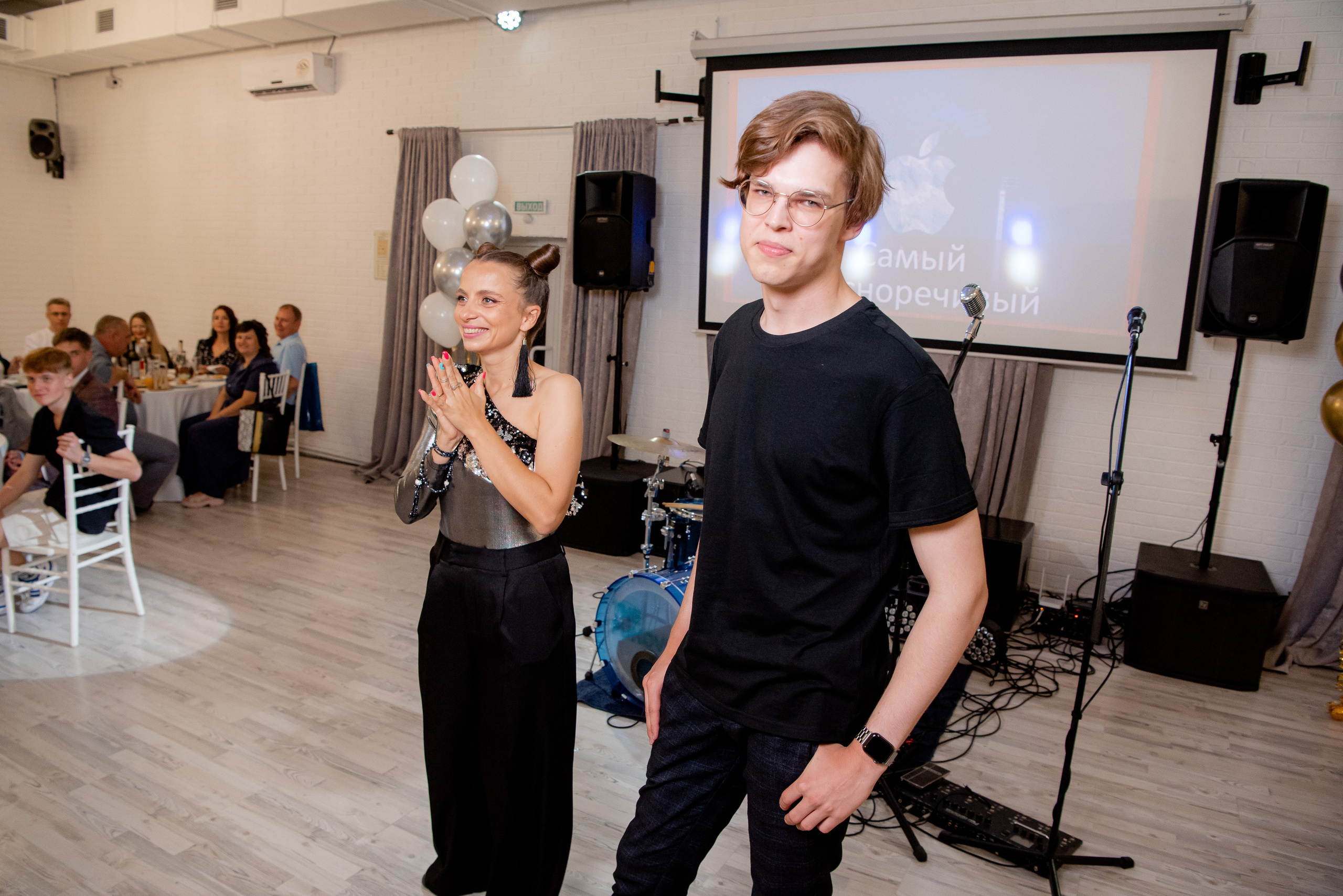 30 Школа. Вручение и Банкет. ДК Юбилейный и Банхоф. Фотограф в Волгограде и Волжском Александр Горбань