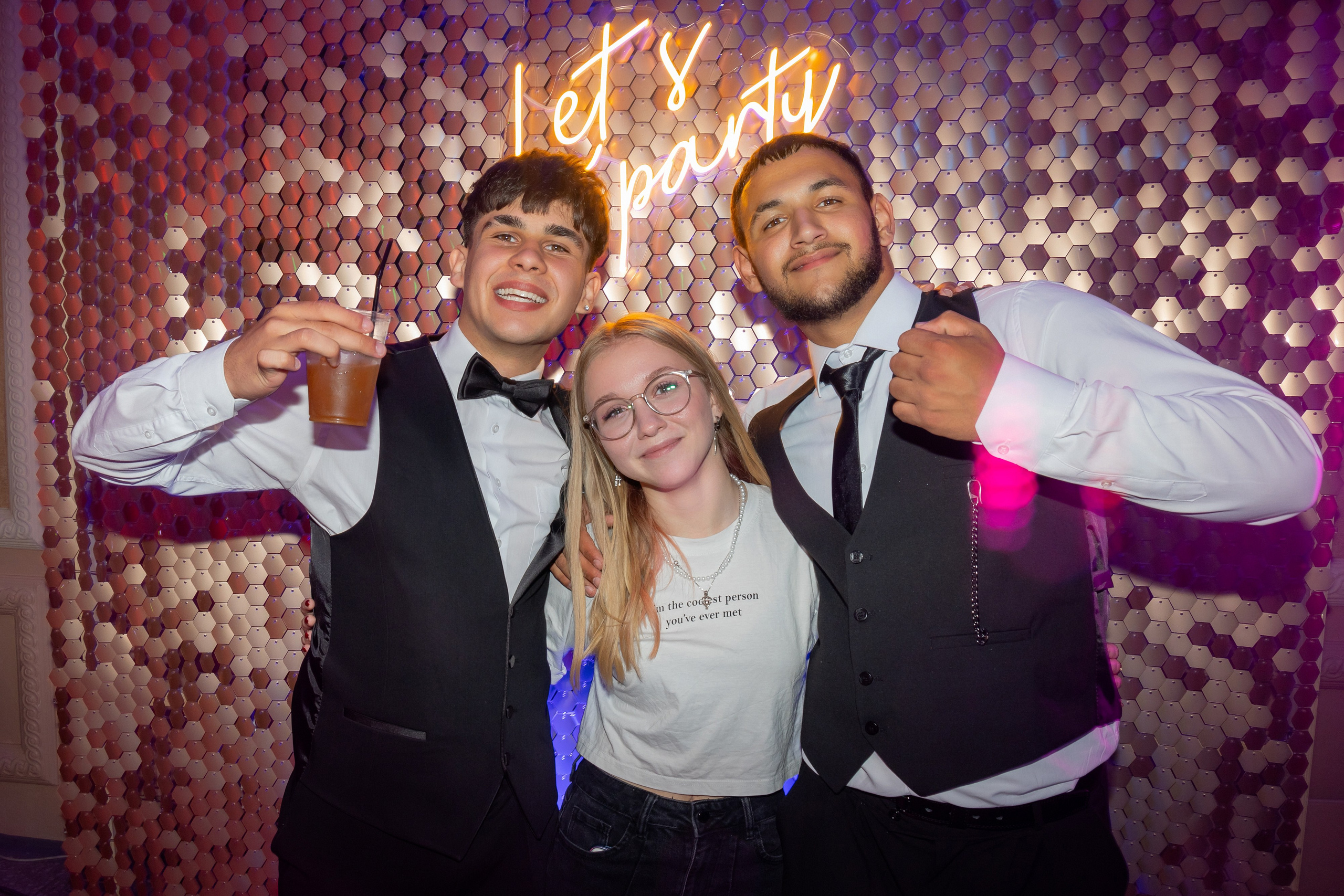 Школьный выпускной 2024 год в Соколе (Минск). Свадебный фотограф в Минске/Беларуси Сергей Спиридонов