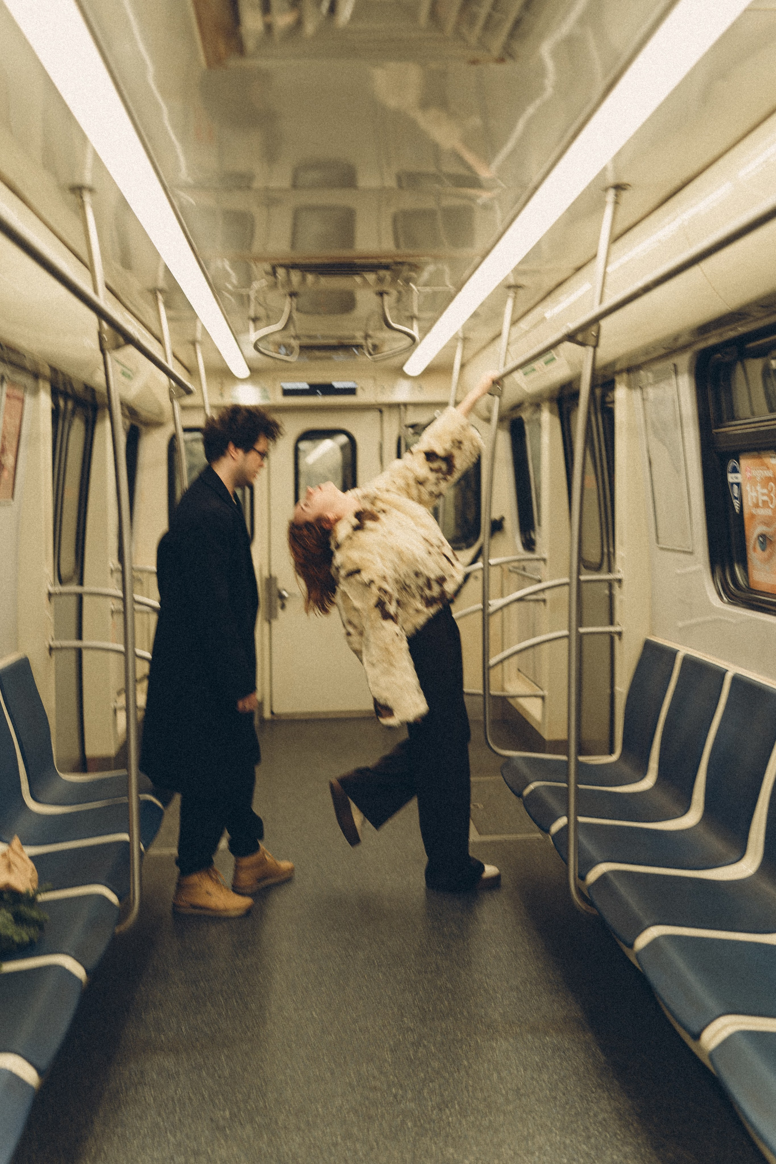 НОВОГОДНЯЯ ФОТОСЕСИИЯ ПАРЫ В МЕТРО ЛЮБОВЬ. Профессиональный фотограф, Санкт-Петербург — Виктория Богомолова