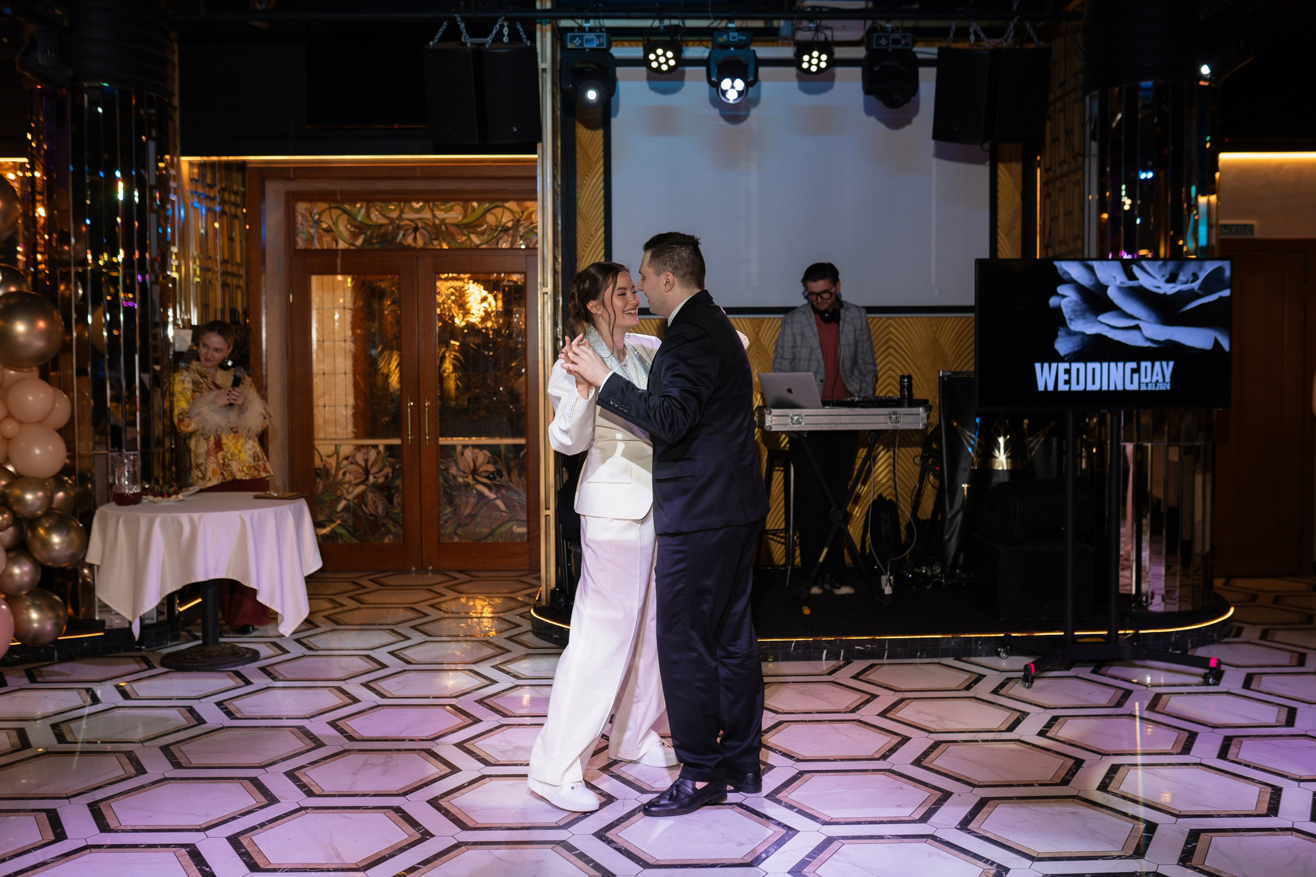 Анна и Роман. Виктория Кинкладзе