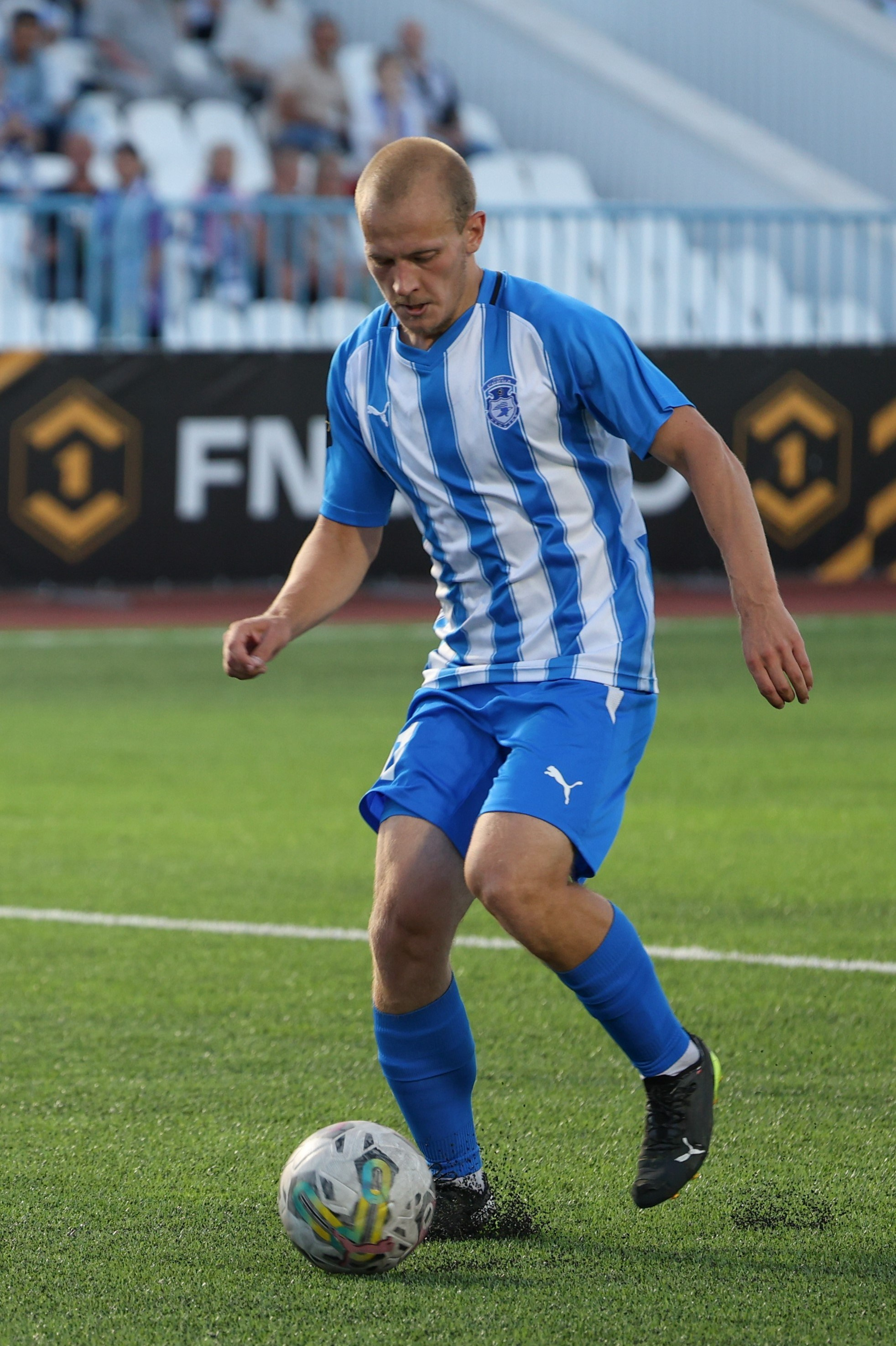 Фото футбольных матчей Первая лига ФНЛ. Фотограф Дмитрий Алексеев