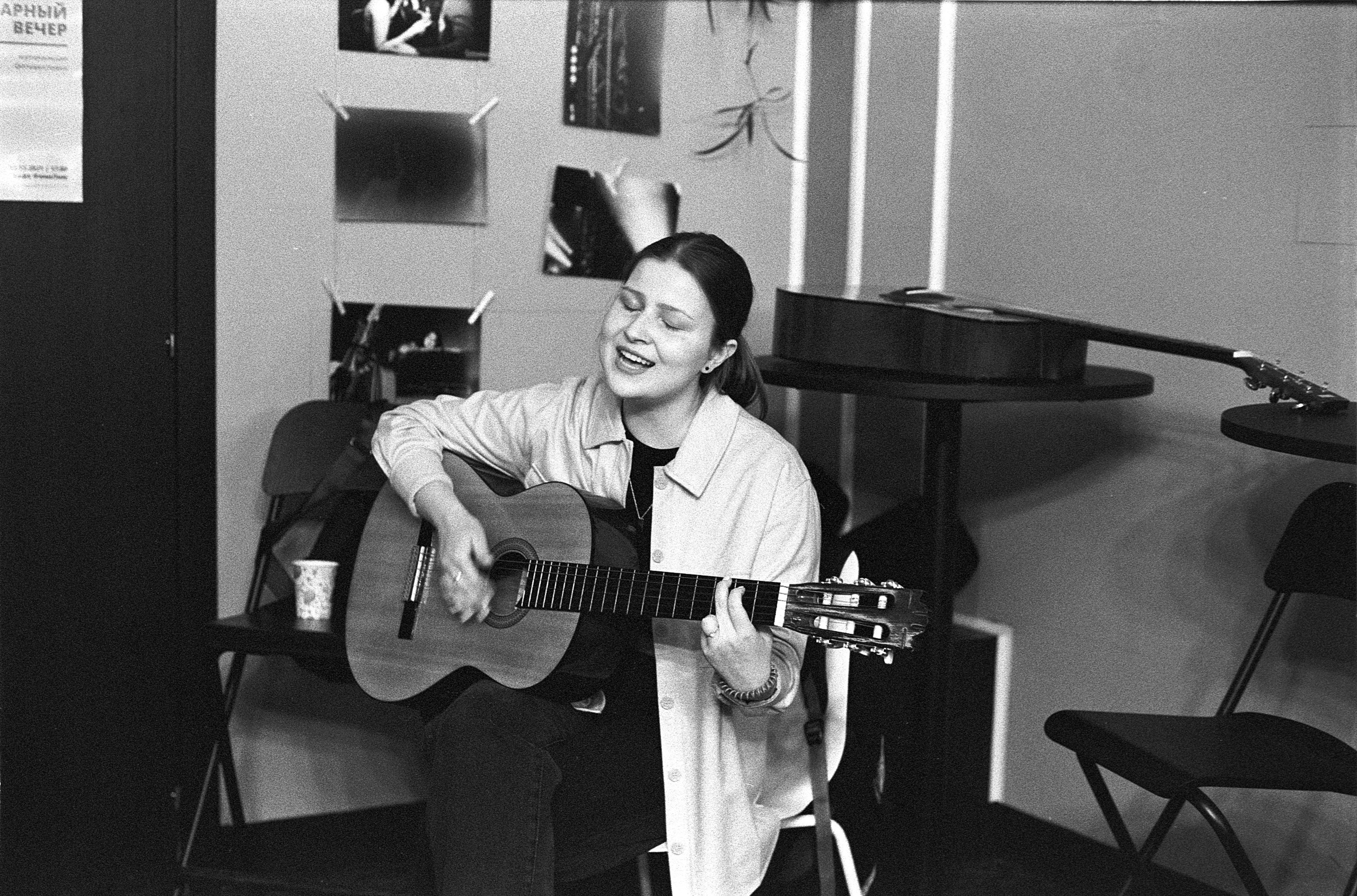 12.12.2021 // Гитара и фотография. Фотовыставки serebro.gallery, в которых автором можешь стать ты! | Москва