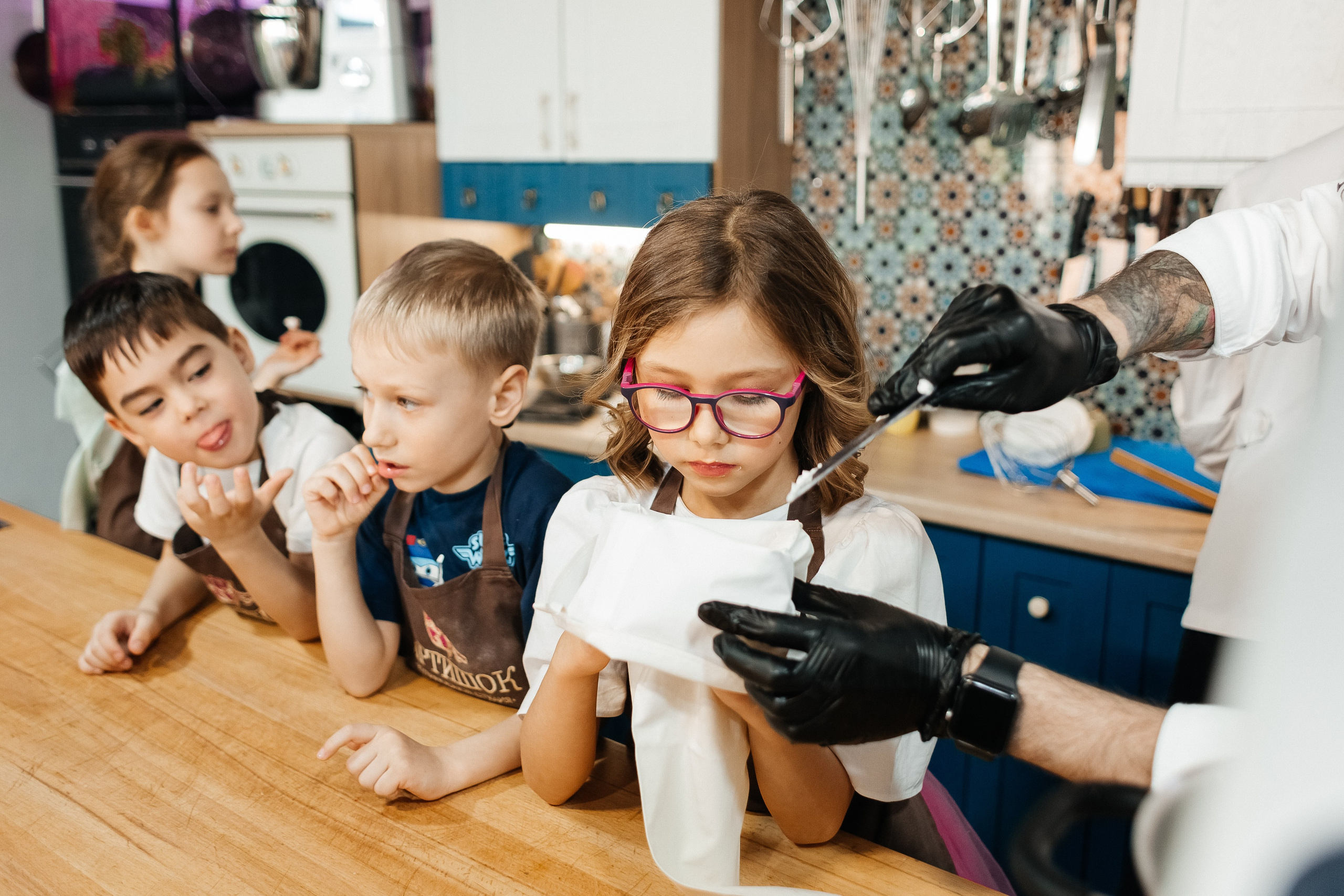 Детский мастер-класс в «АРТиШОК». Фотограф Кемерово | Сергей